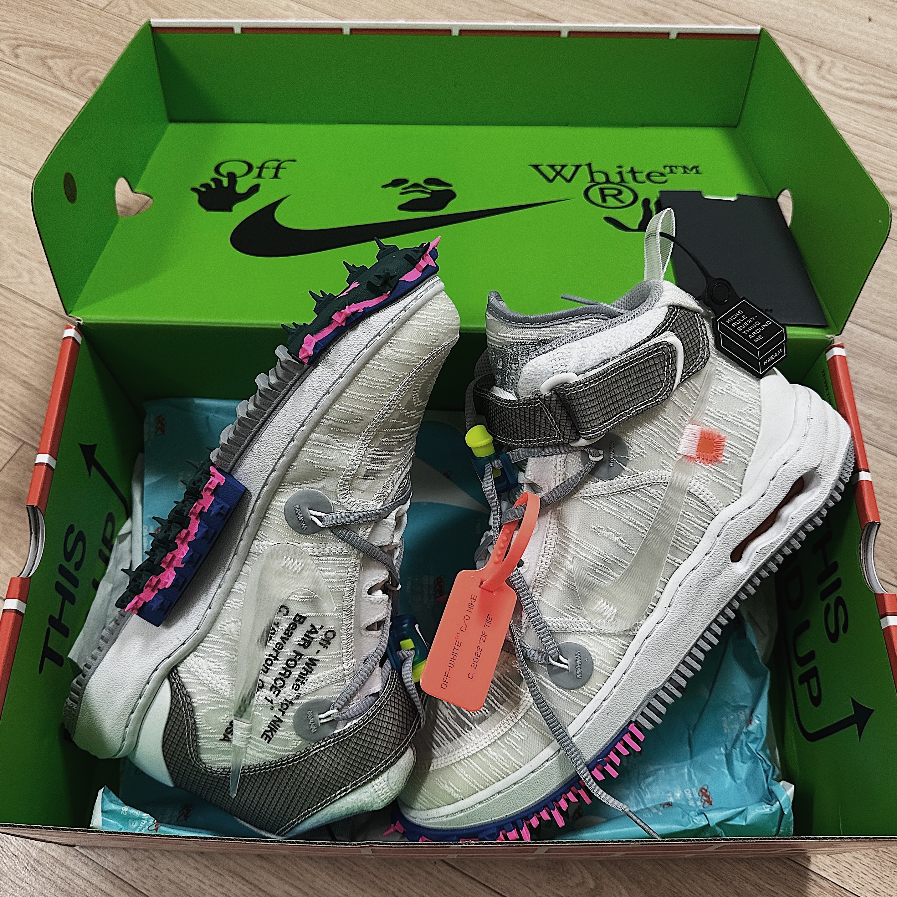 Nike x Off-White Air Force 1 Mid SP White 착용 스타일 - 2