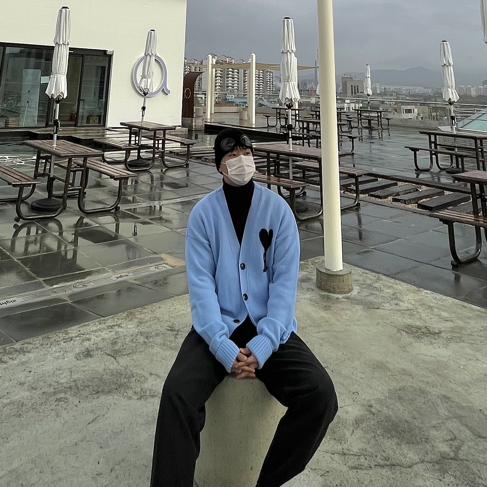 C.P. Company Extra Fine Merino Wool Goggle Beanie Black 착용 스타일