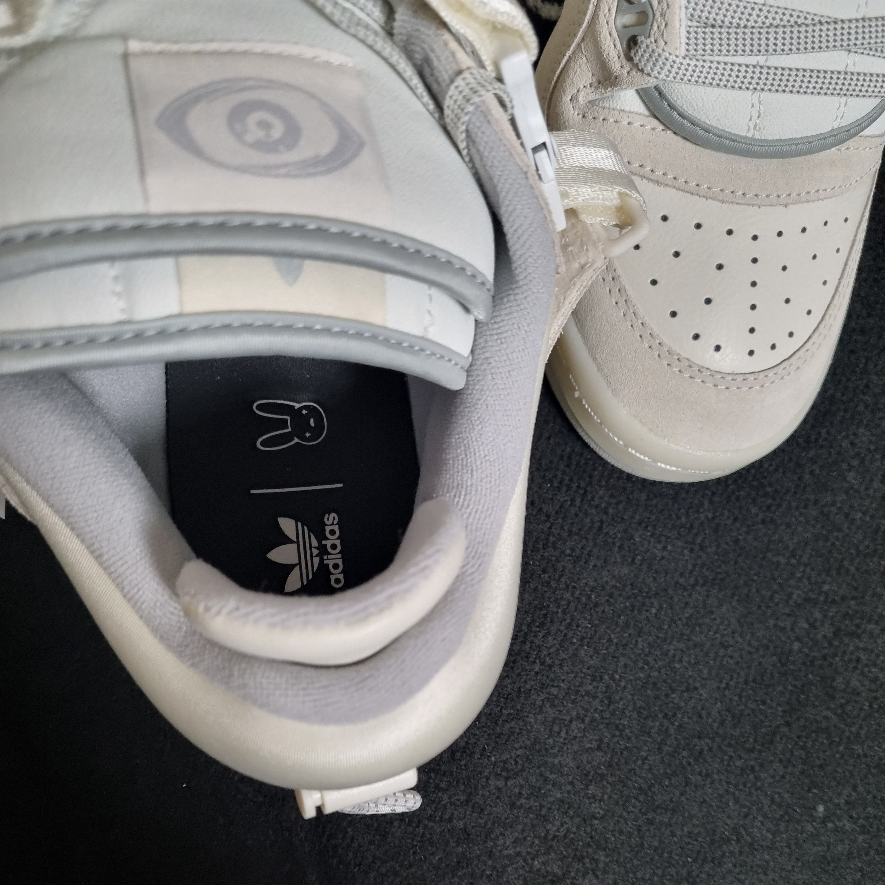 Adidas x Bad Bunny Forum Low Cloud White Clear Onix 착용 스타일 - 5