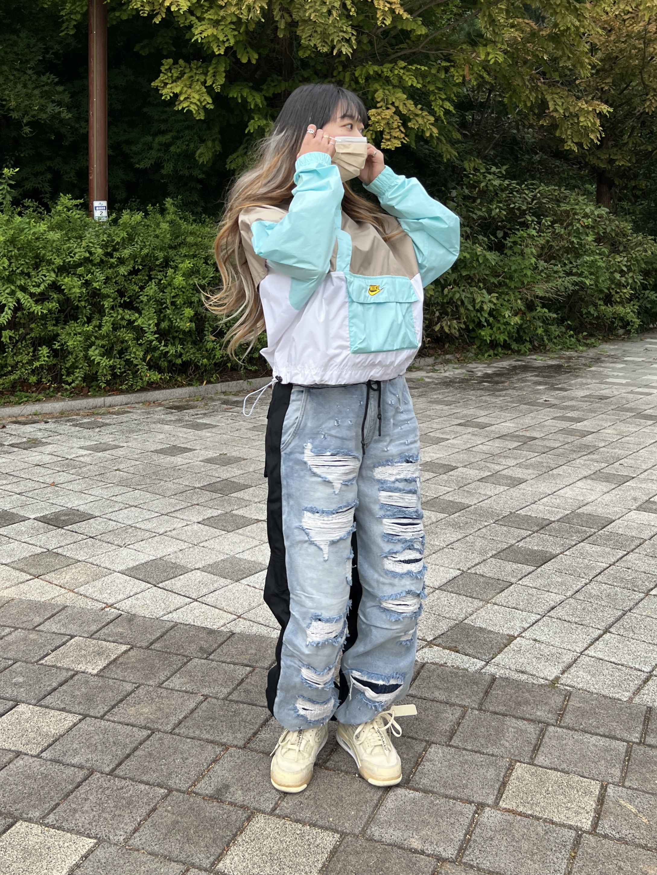 (W) Jordan 4 x Off-White Retro SP Sail 착용 스타일 - 1