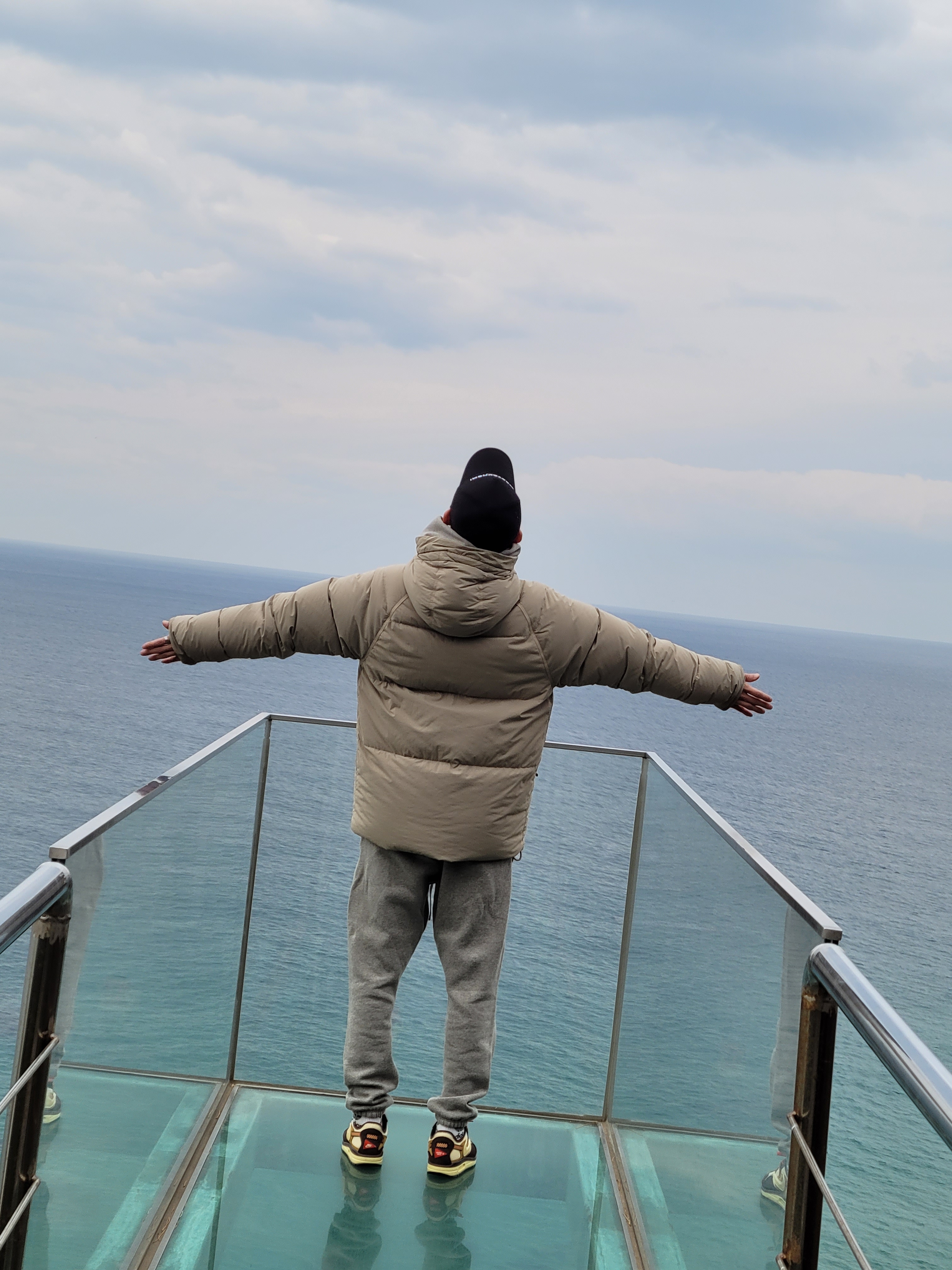 Ten C Artic Down Parka Pale Taupe, Wooyoungmi White Embroidered Logo Ball Cap Black 착용 스타일