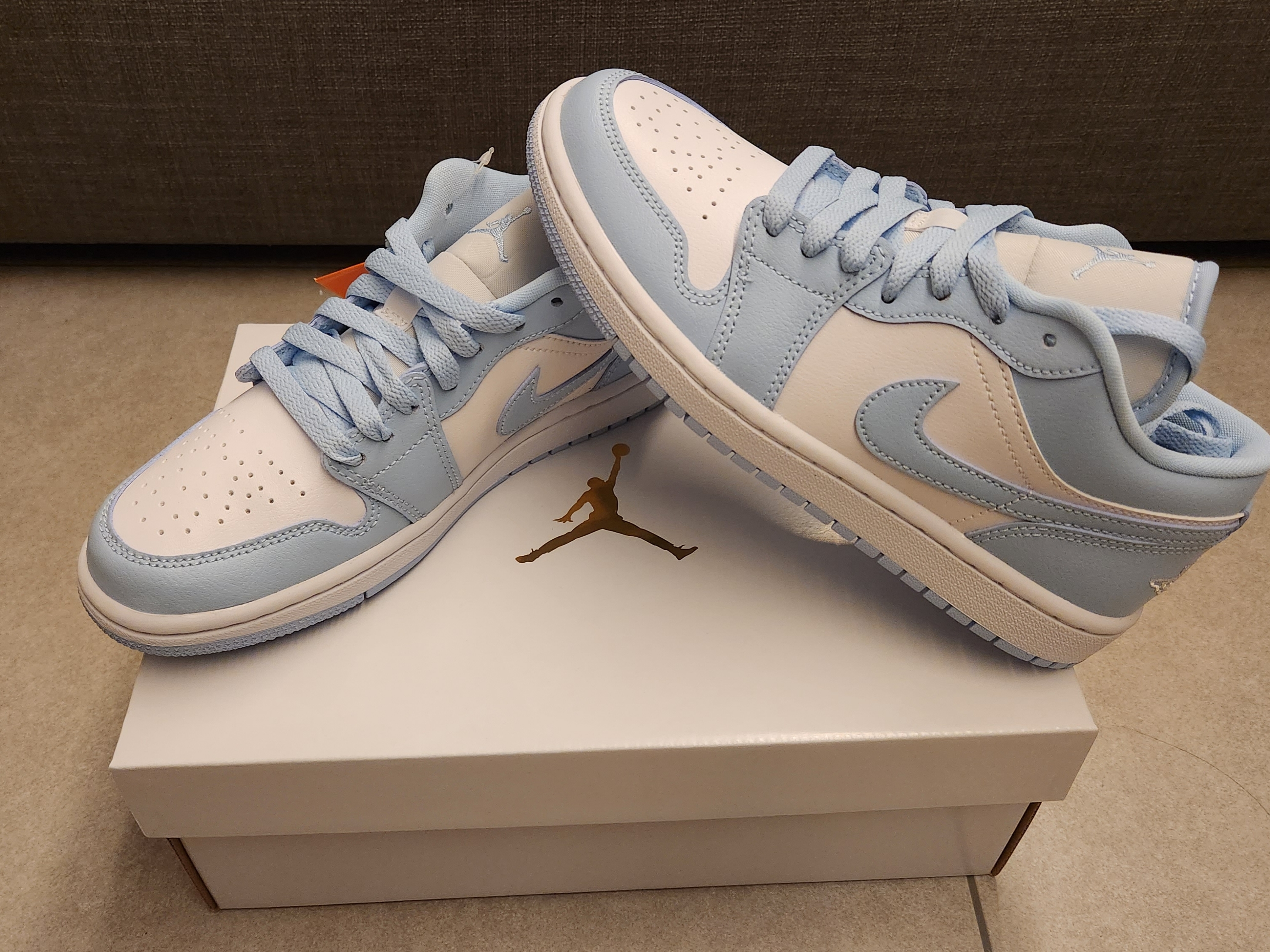 (W) Jordan 1 Low White Ice Blue 착용 스타일 - 1