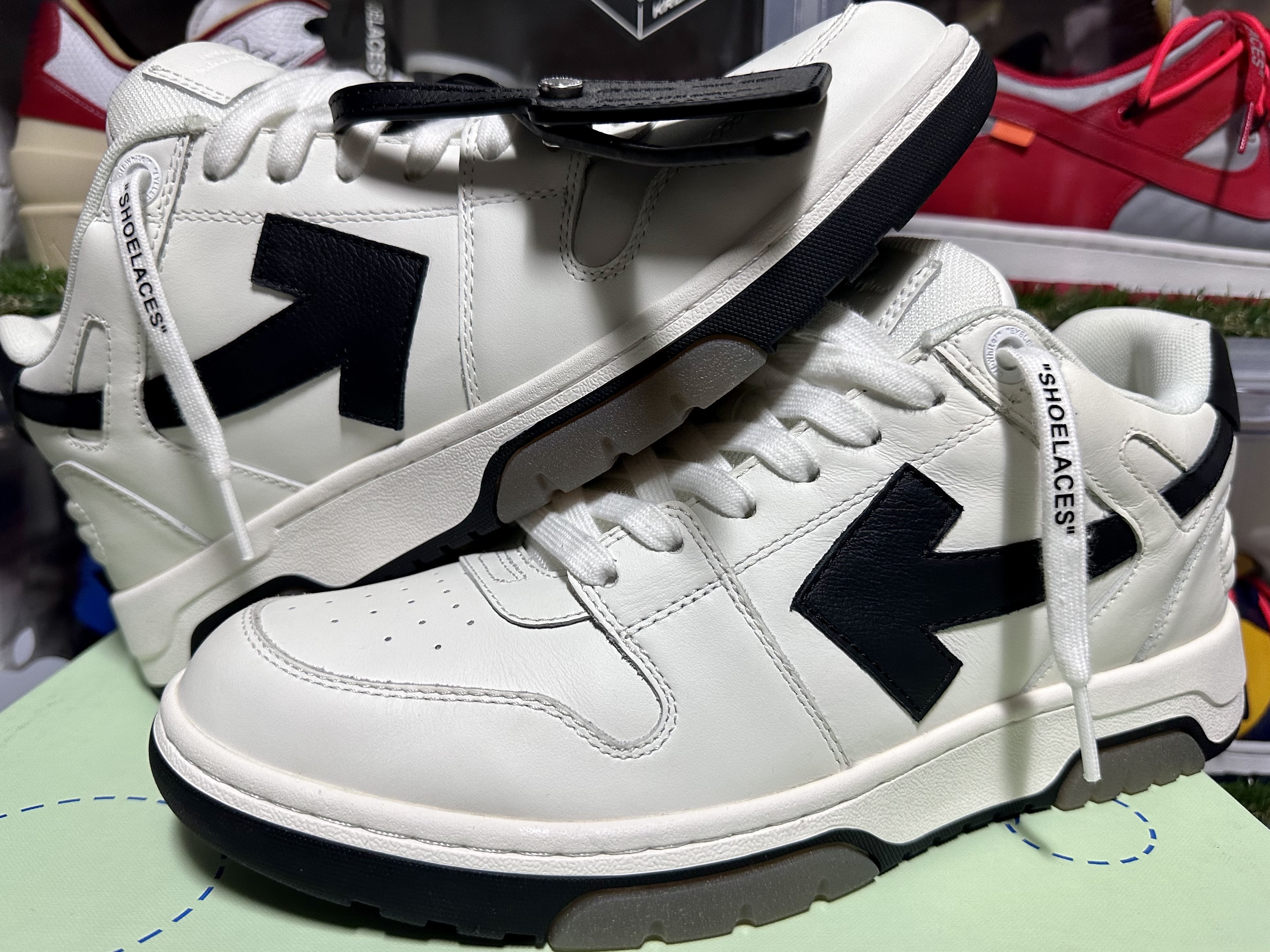 Off-White Out of Office OOO Sneakers White Black - 22SS 착용 스타일 - 3