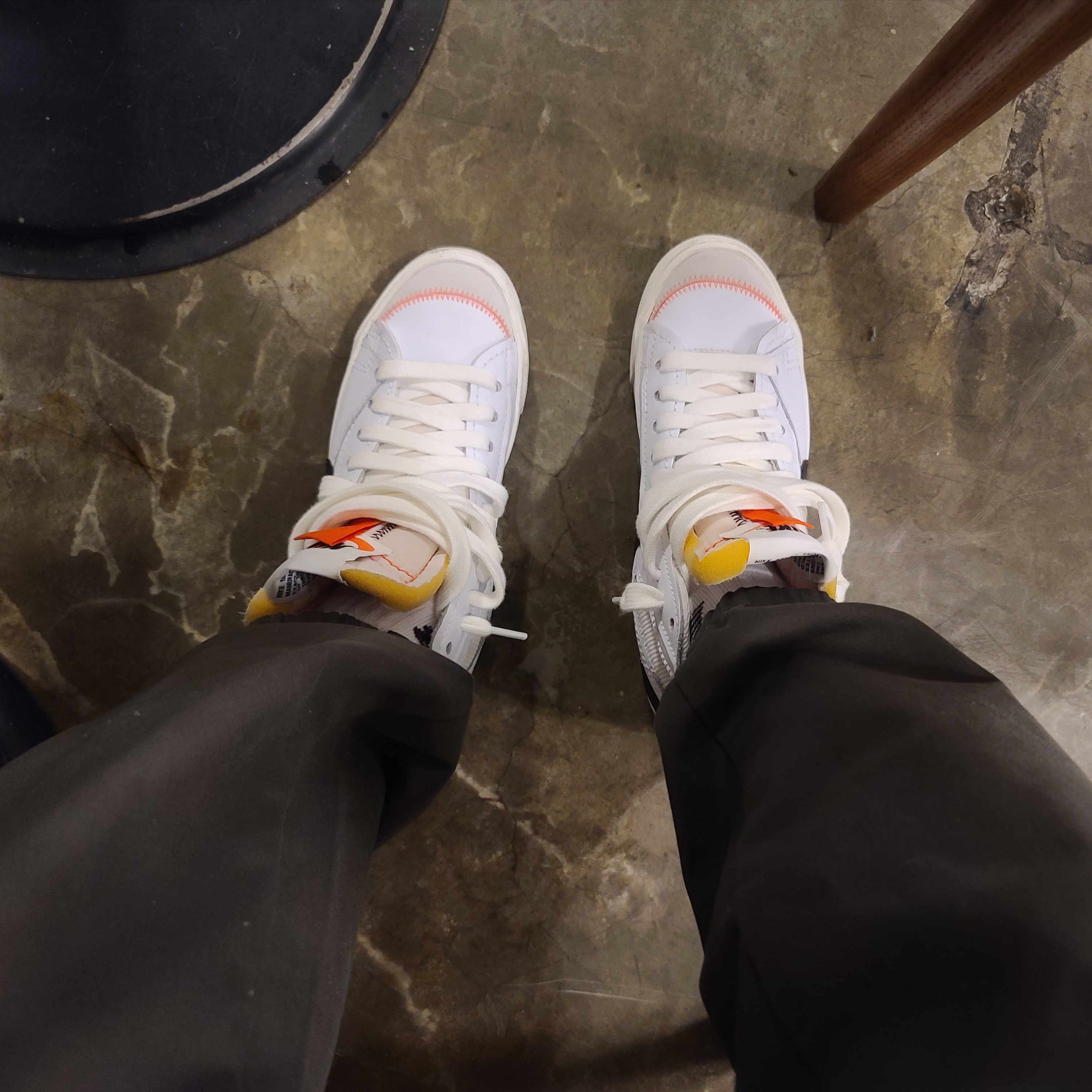 Nike Blazer Mid '77 Jumbo White and Black 착용 스타일 - 1