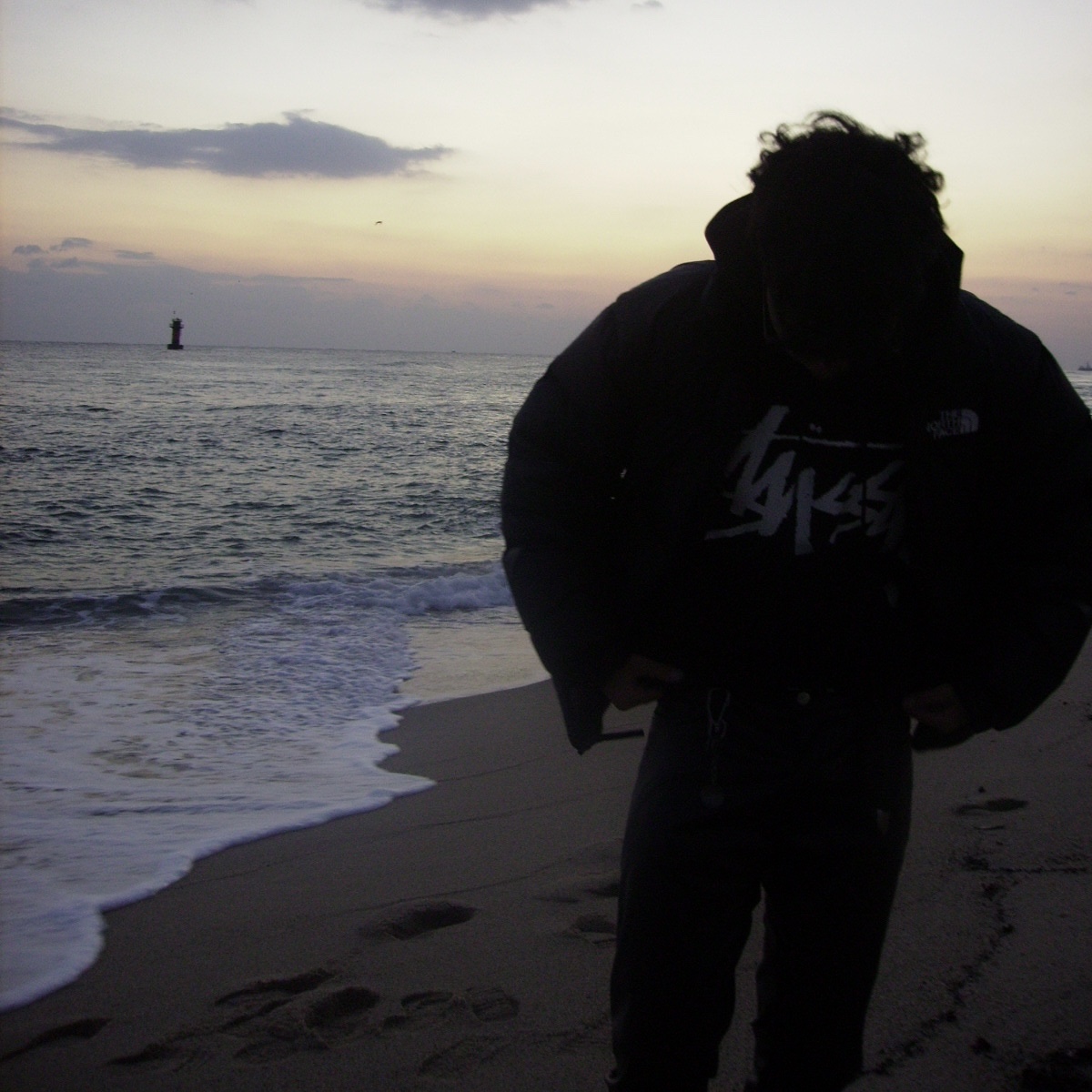 Stussy Big Stock Hoodie Black, The North Face 1996 Eco Nuptse Jacket Black 착용 스타일 - 1
