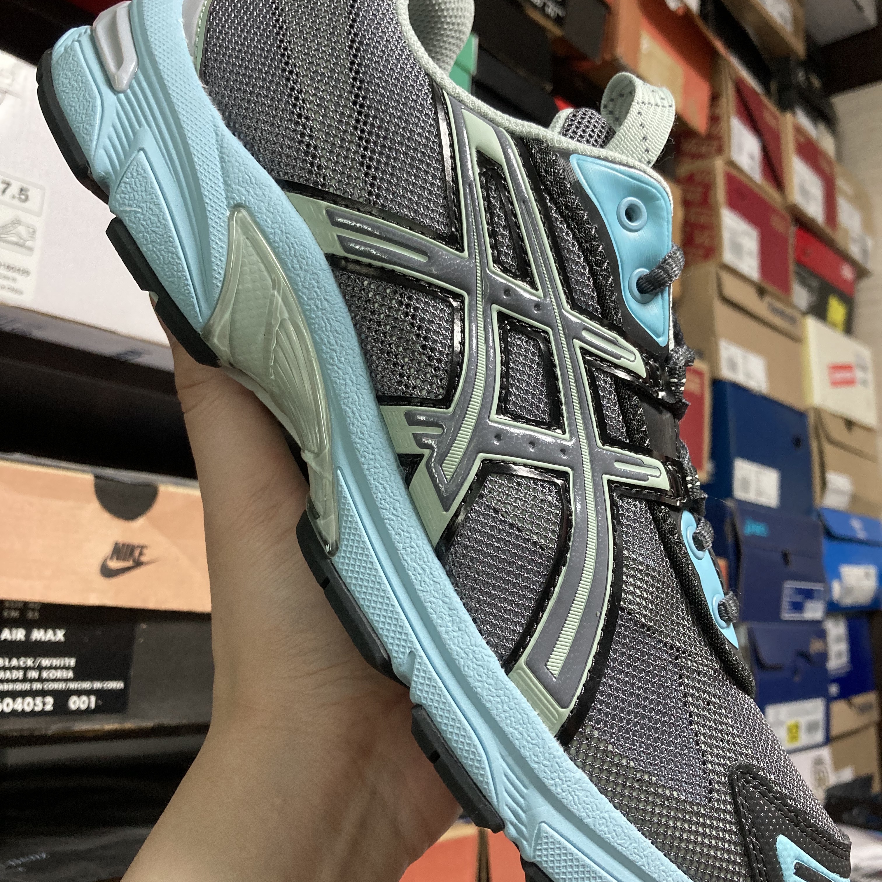Asics UB2-S Gel-1130 Metropolis Lichen Rock 착용 스타일 - 2