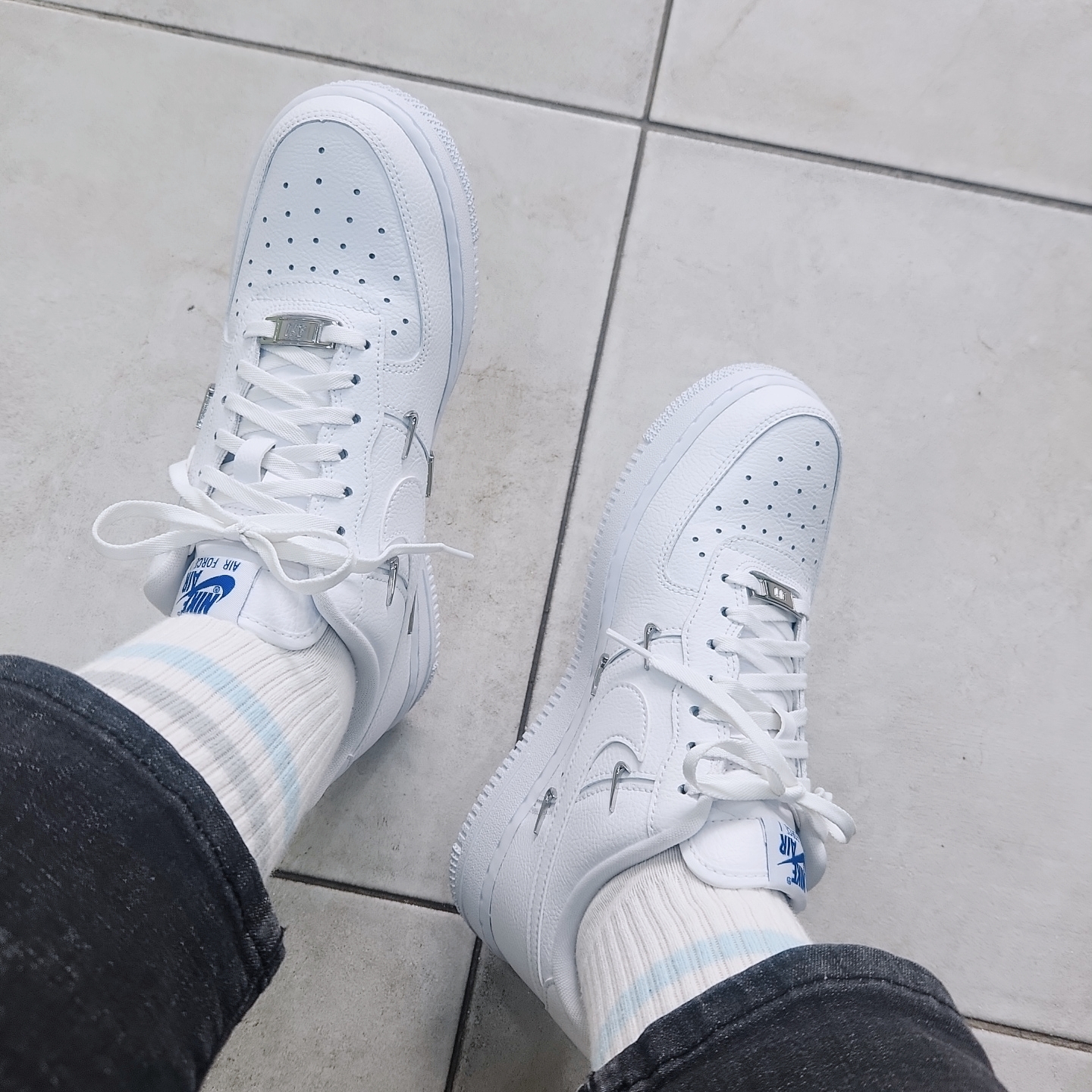 (W) Nike Air Force 1 Low '07 LX Chrome Luxe 착용 스타일