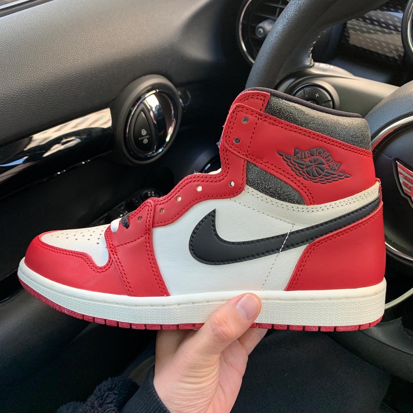 Jordan 1 Retro High OG Chicago 2022 착용 스타일 - 2