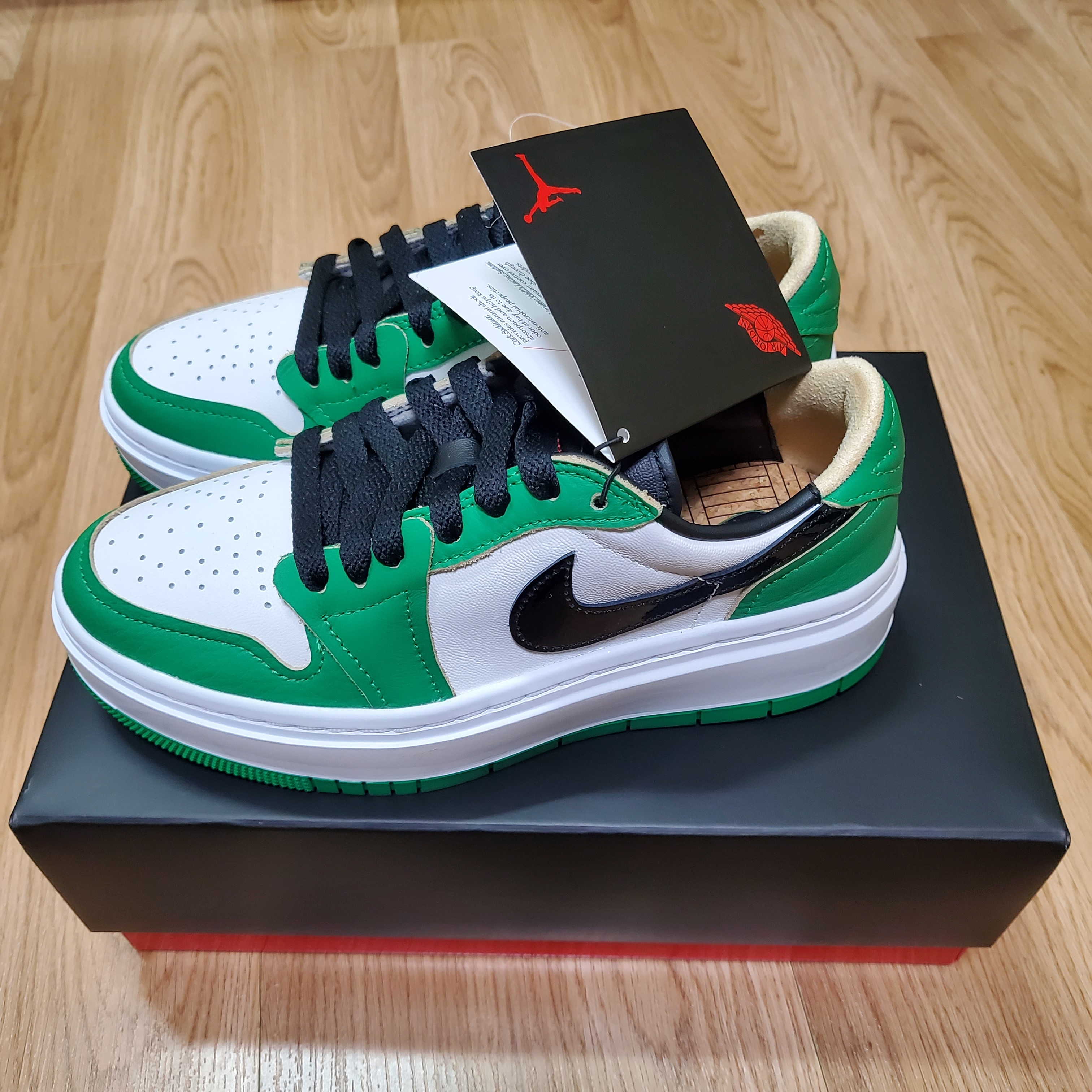 (W) Jordan 1 Elevate Low SE Lucky Green 착용 스타일 - 3