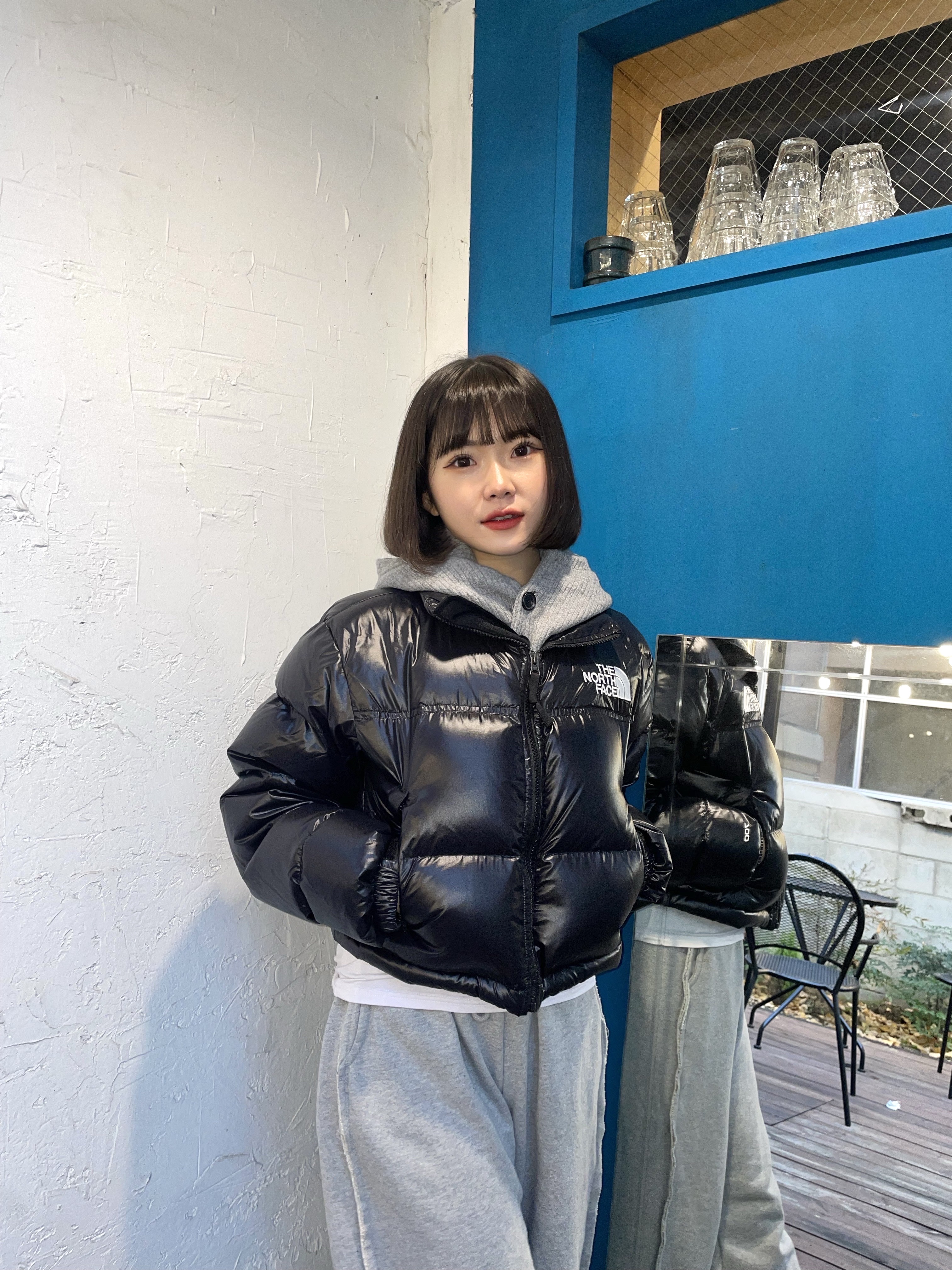 (W) The North Face Nuptse Short Jacket TNF Black 착용 스타일 - 4