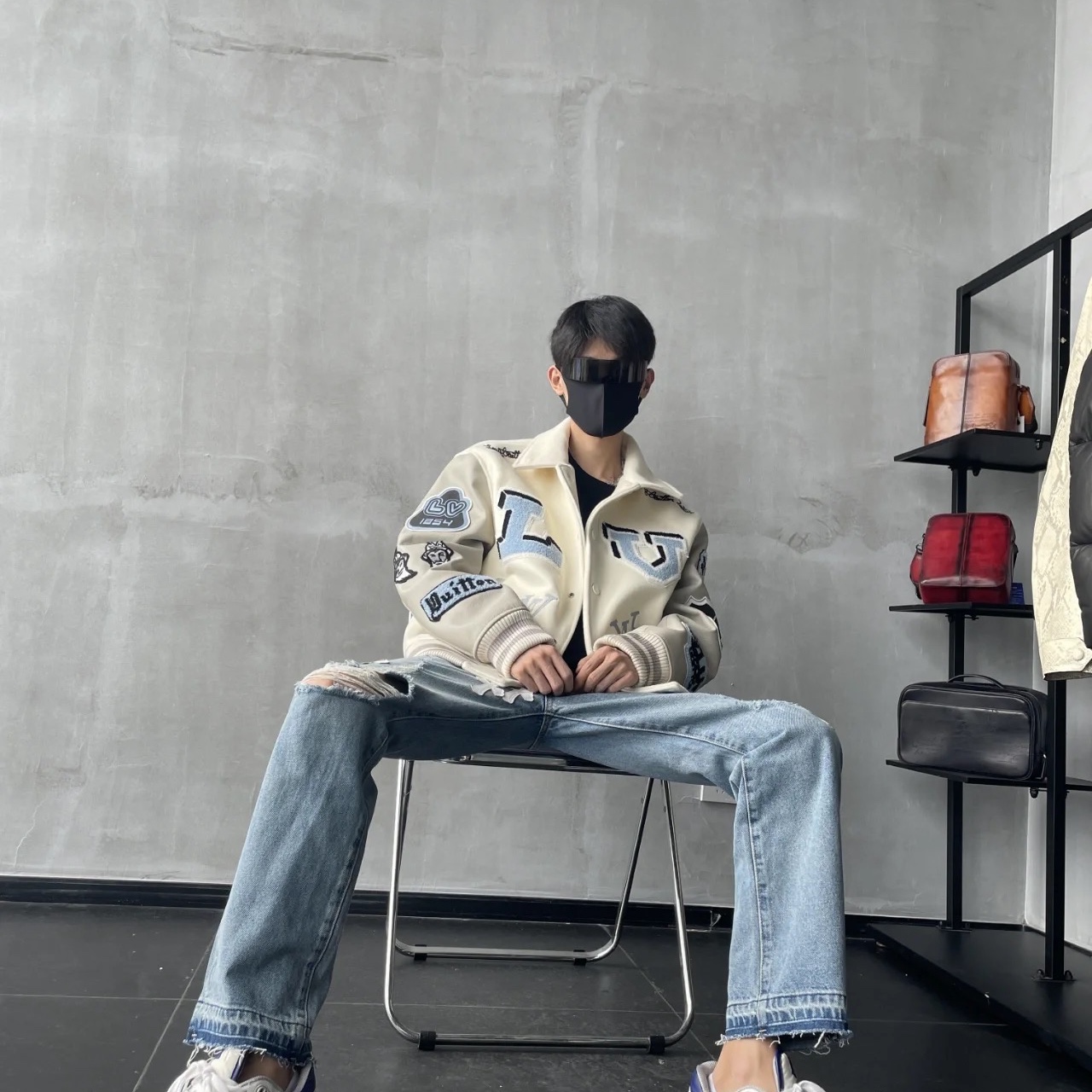 Louis Vuitton Multi Patch Mixed Leather Varsity Blouson Milky White 착용 스타일