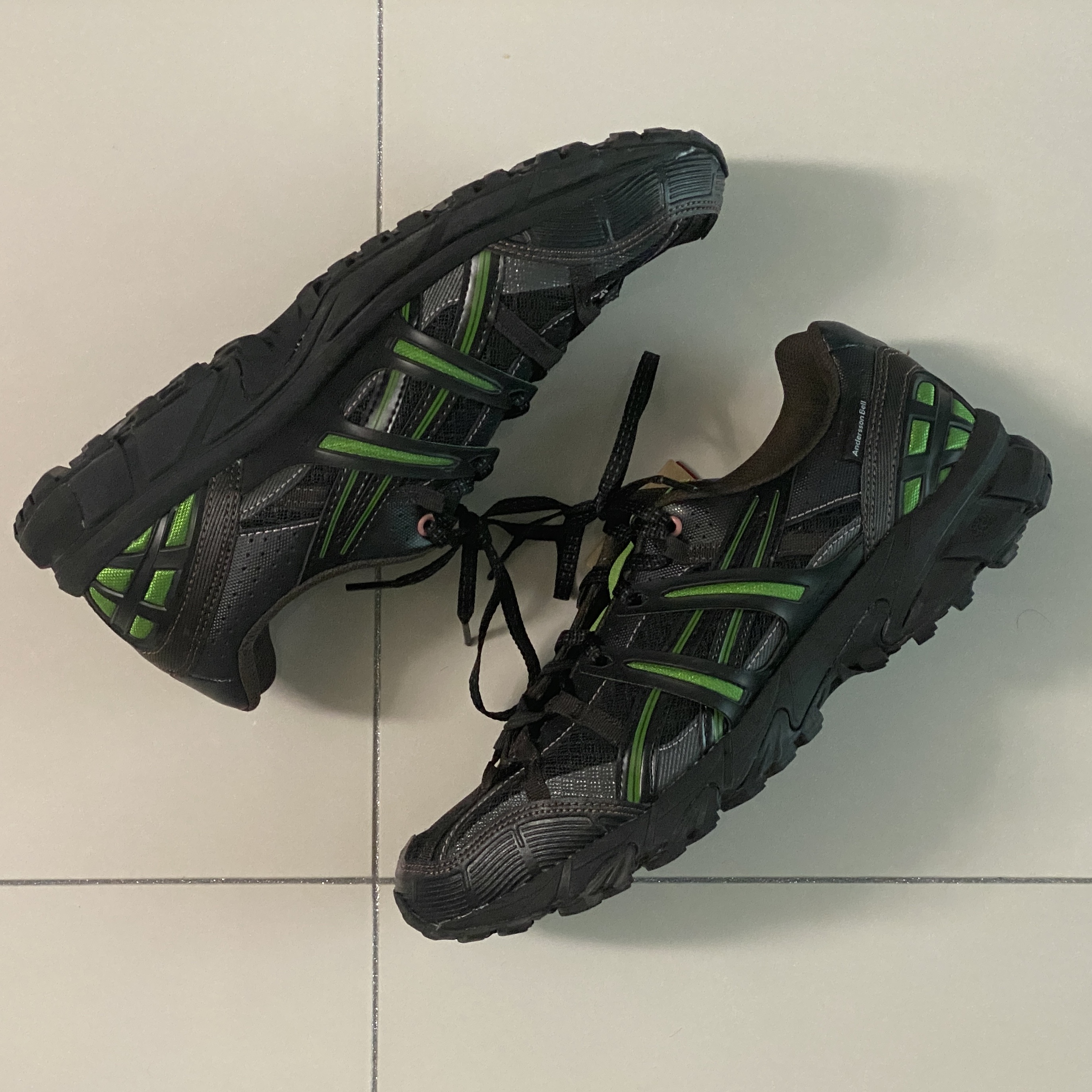 Asics x Andersson Bell Gel-Sonoma 15-50 Black Green, Asics x Andersson Bell Gel-1090 Glacier Grey Silver 착용 스타일 - 2