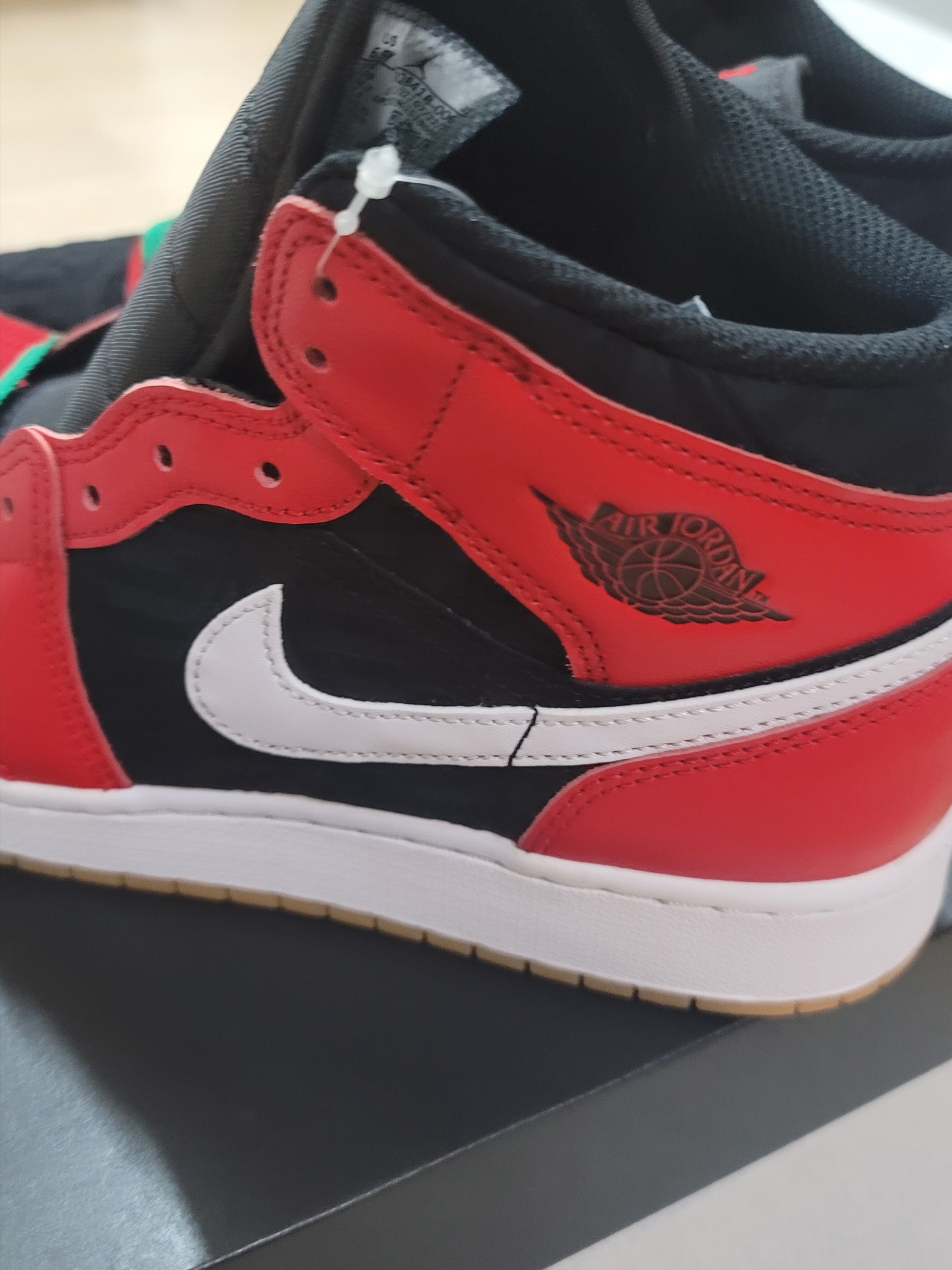 (GS) Jordan 1 Mid SE Black Fire Red 착용 스타일