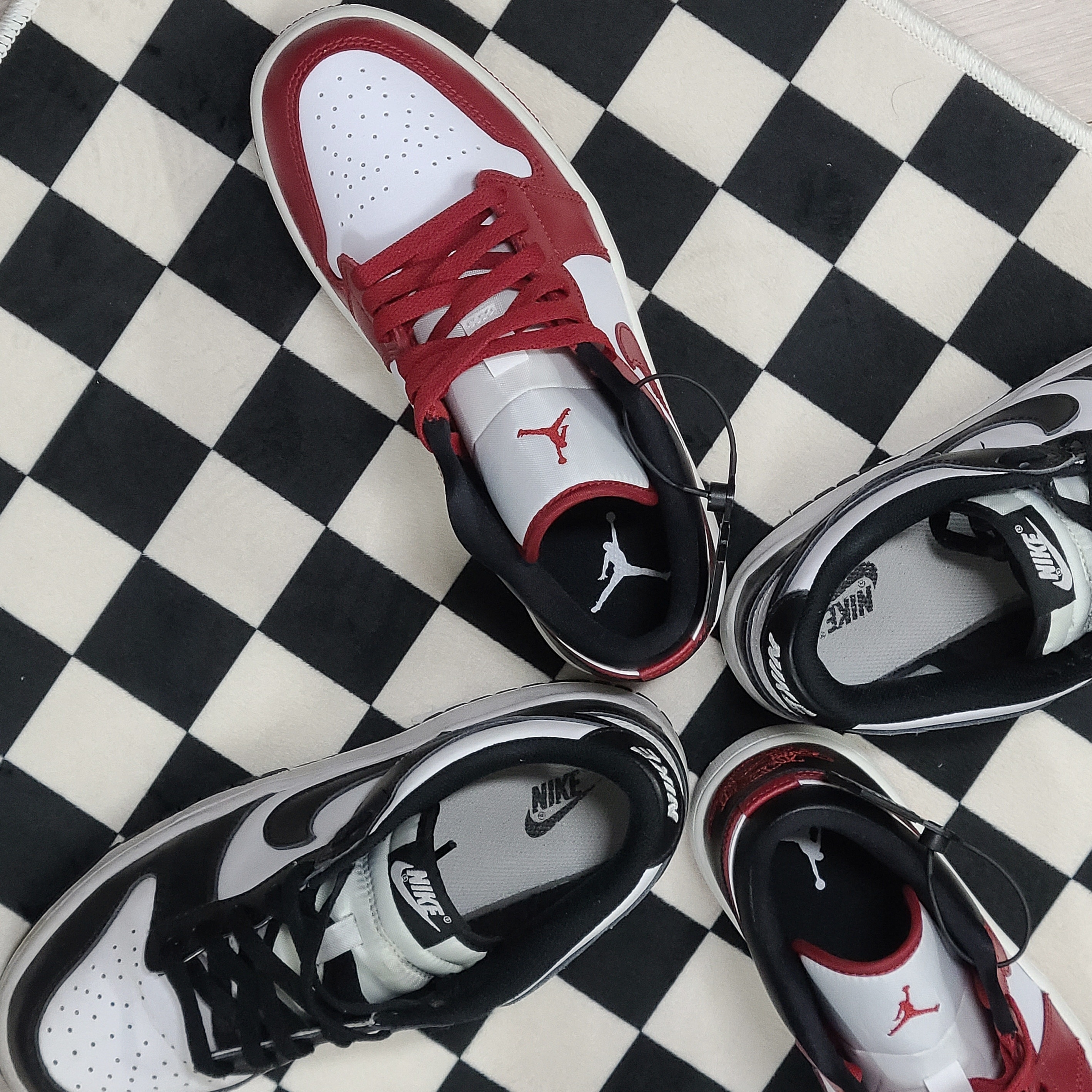 (GS) Nike Dunk Low Black, (W) Jordan 1 Low White Gym Red 착용 스타일