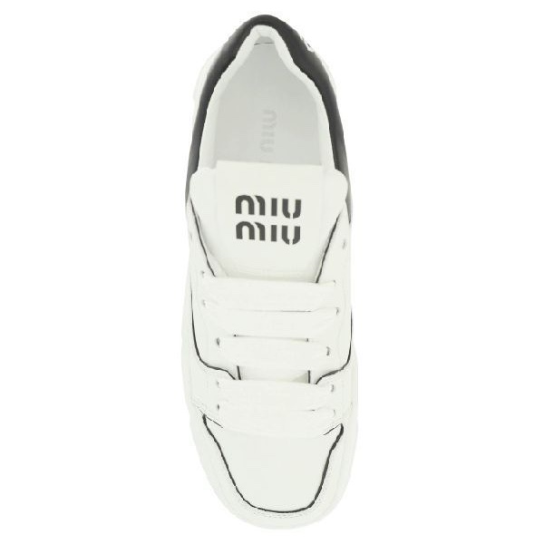 (W) Miu Miu Leather Sneakers White Black 착용 스타일 - 1