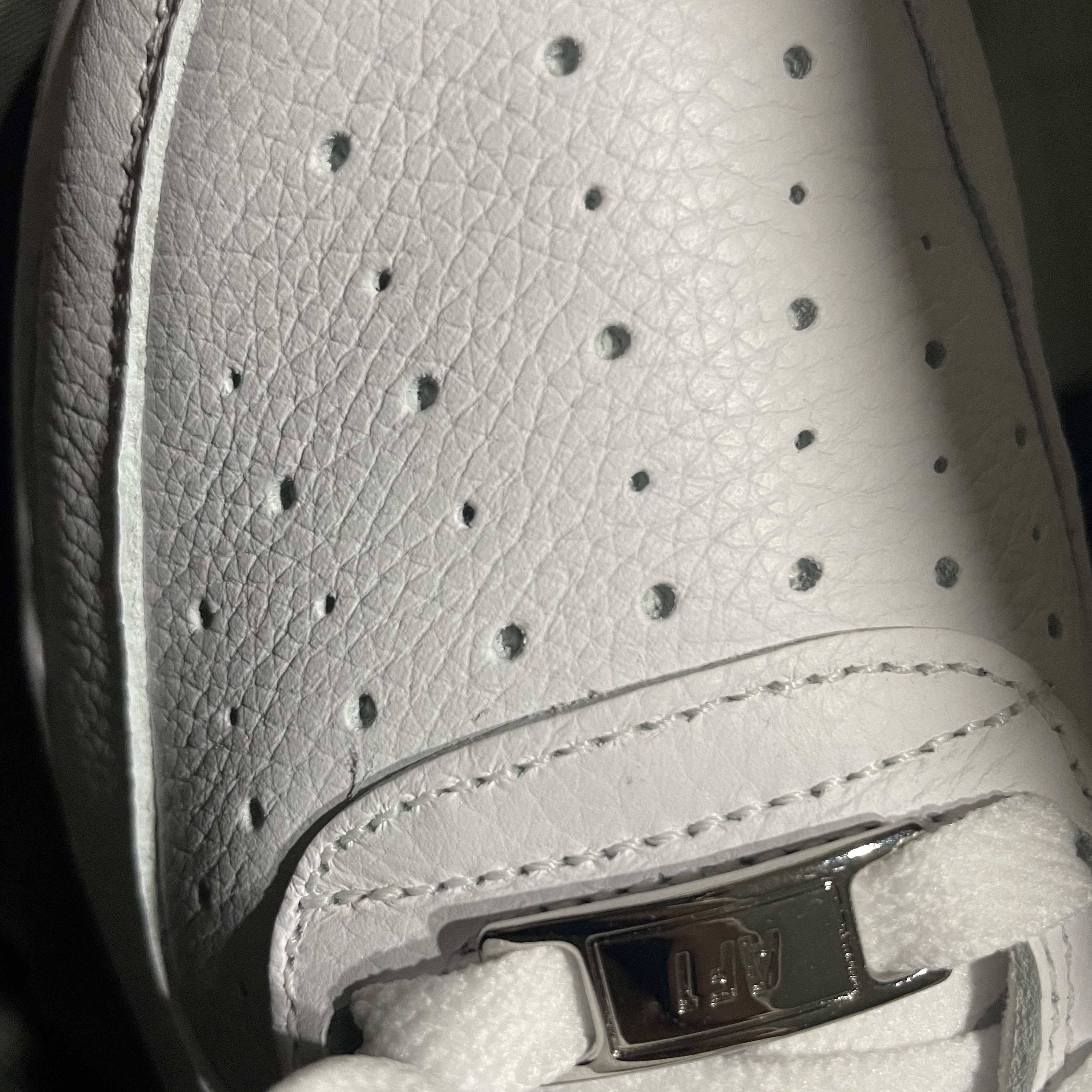 Nike x Drake Nocta Air Force 1 Low SP Certified Lover Boy White 착용 스타일 - 3