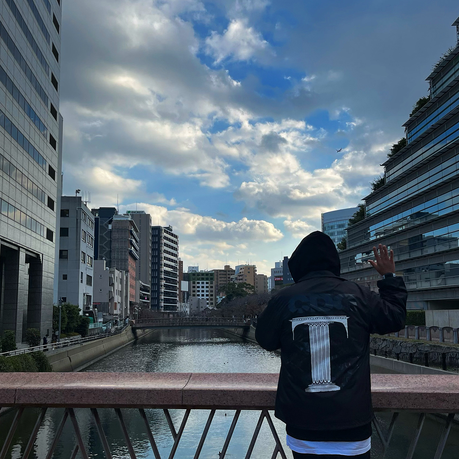 CDG x Stussy Coach Jacket Black 착용 스타일