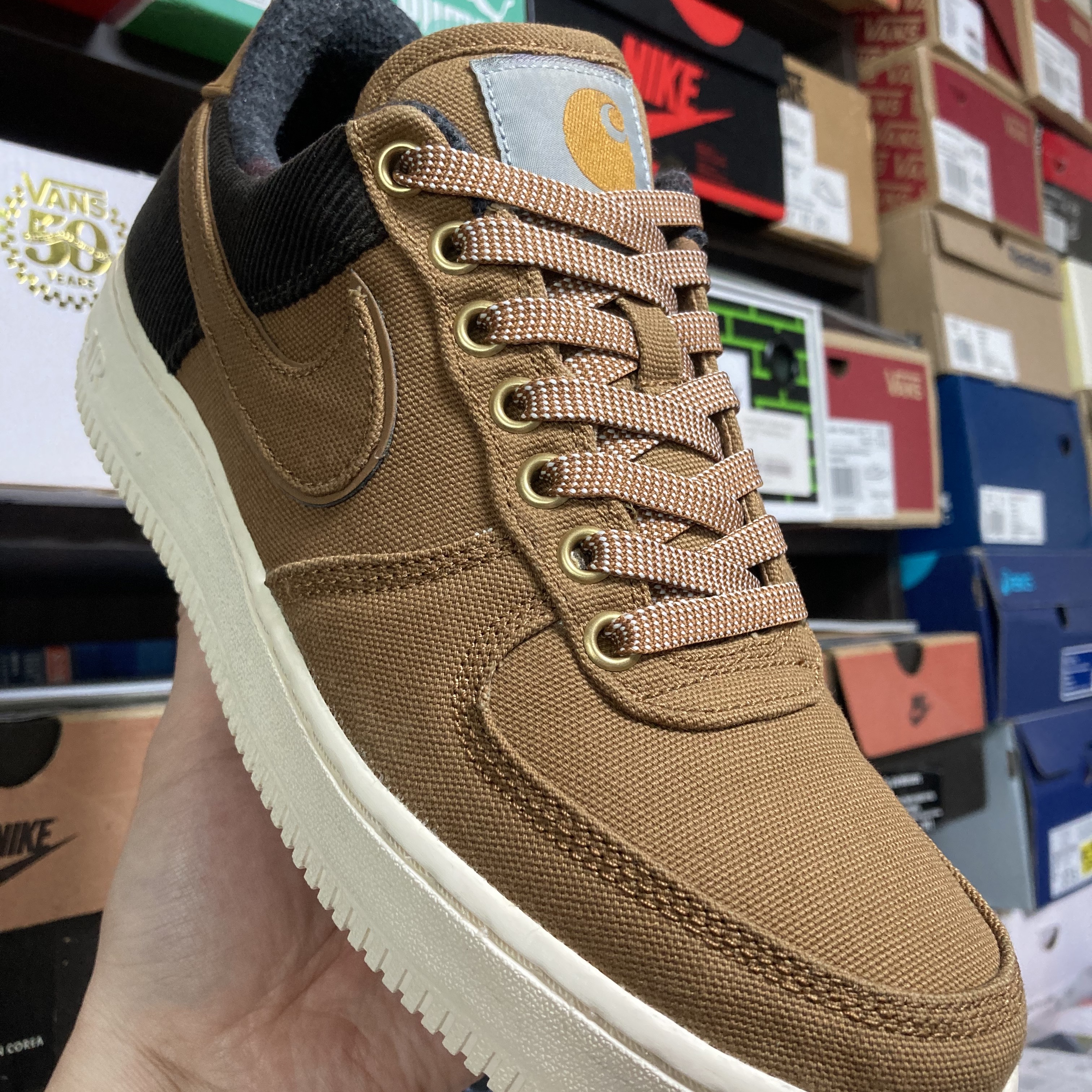 Nike x Carhartt WIP Air Force 1 Low Ale Brown 착용 스타일 - 1