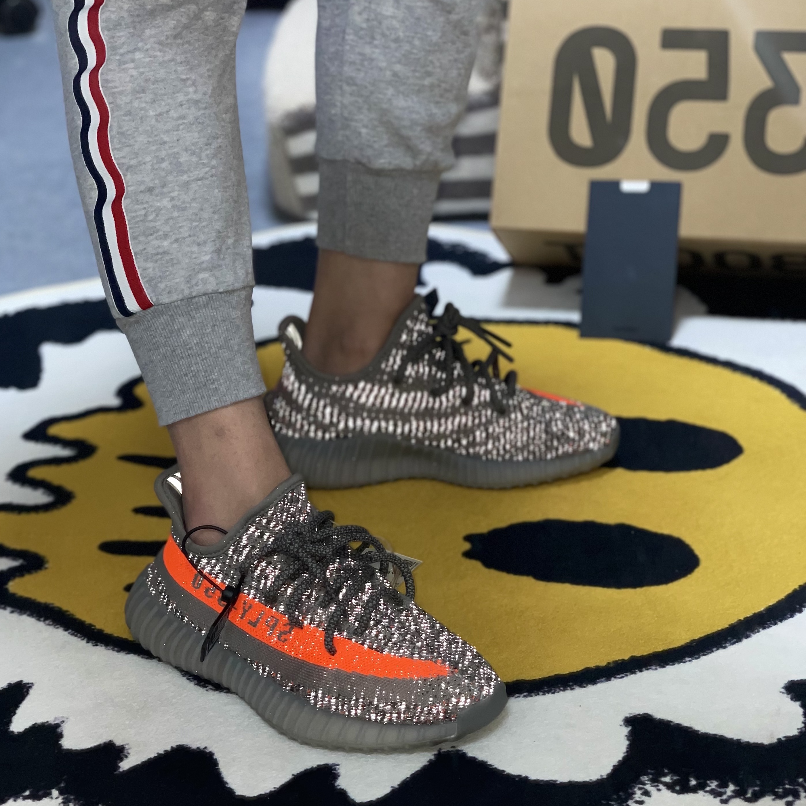 Adidas Yeezy Boost 350 V2 Beluga - Reflective 착용 스타일 - 4