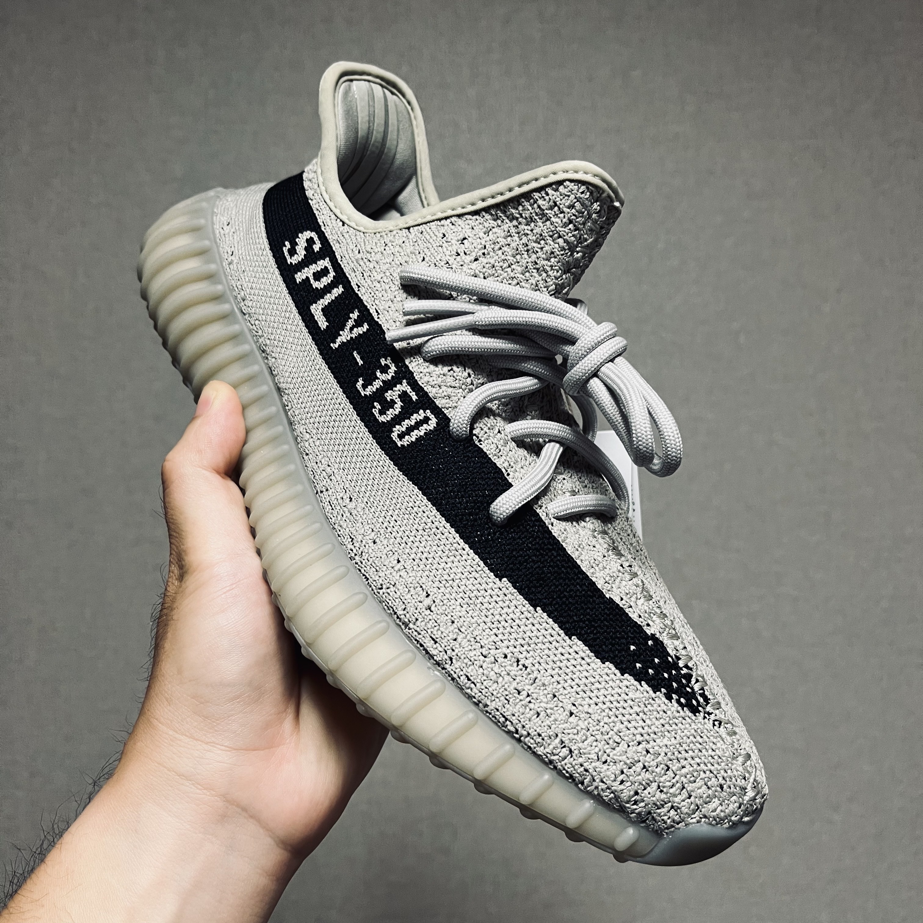 Adidas Yeezy Boost 350 V2 Slate Core Black 2022/2023 착용 스타일