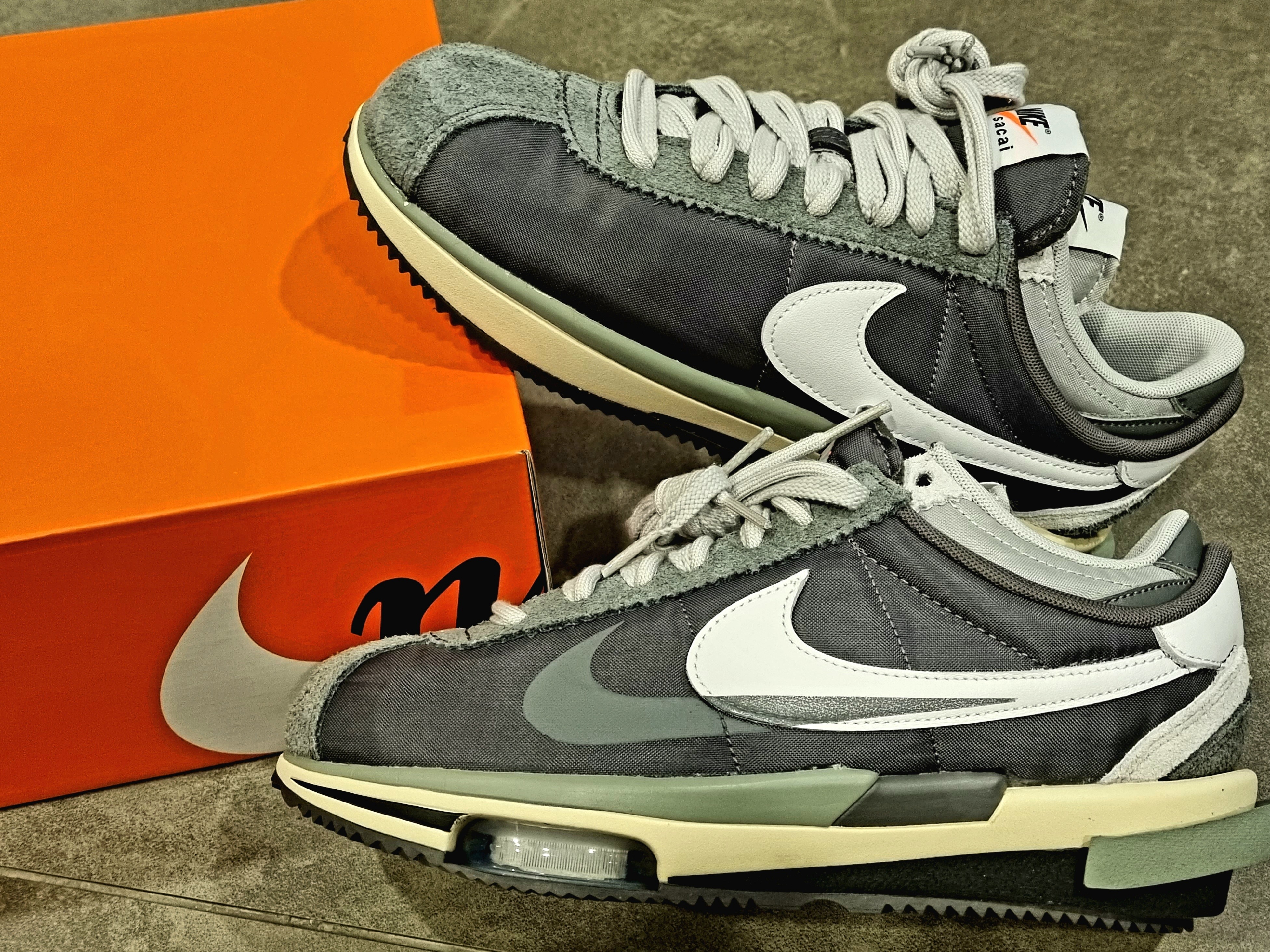 Nike x Sacai Zoom Cortez SP Iron Grey 착용 스타일 - 5