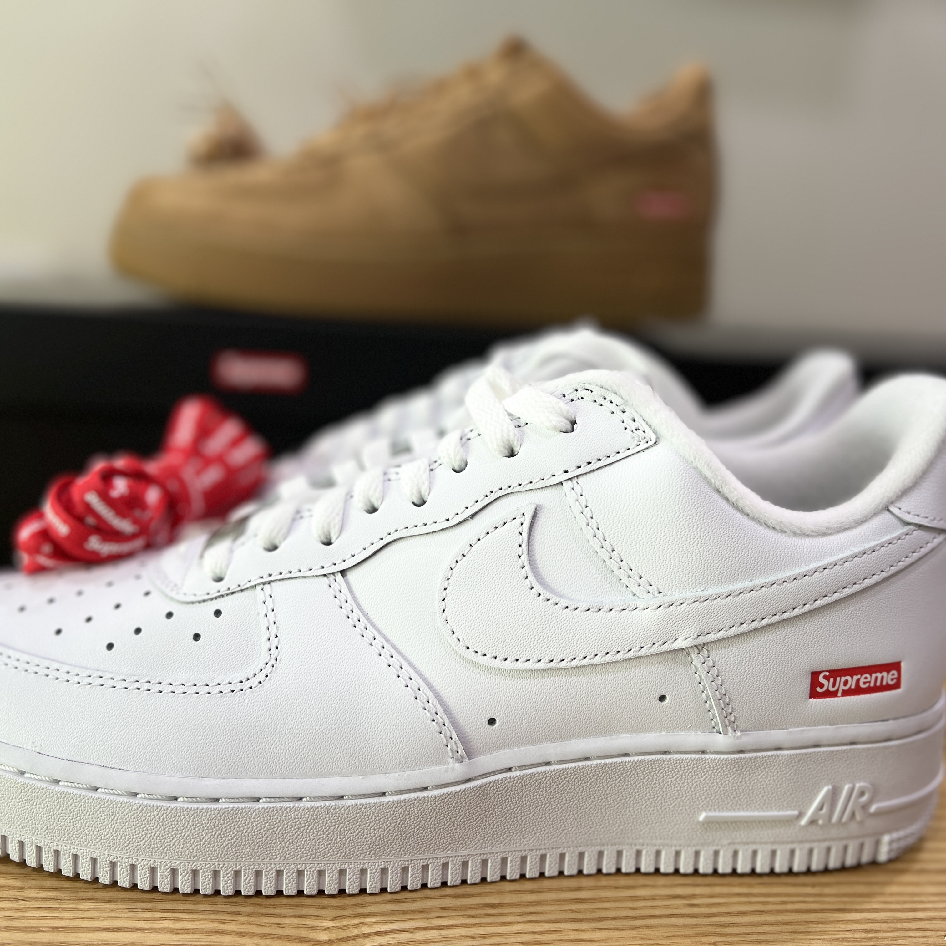 Nike x Supreme Air Force 1 Low White, Nike x Supreme Air Force 1 Low Flax 착용 스타일