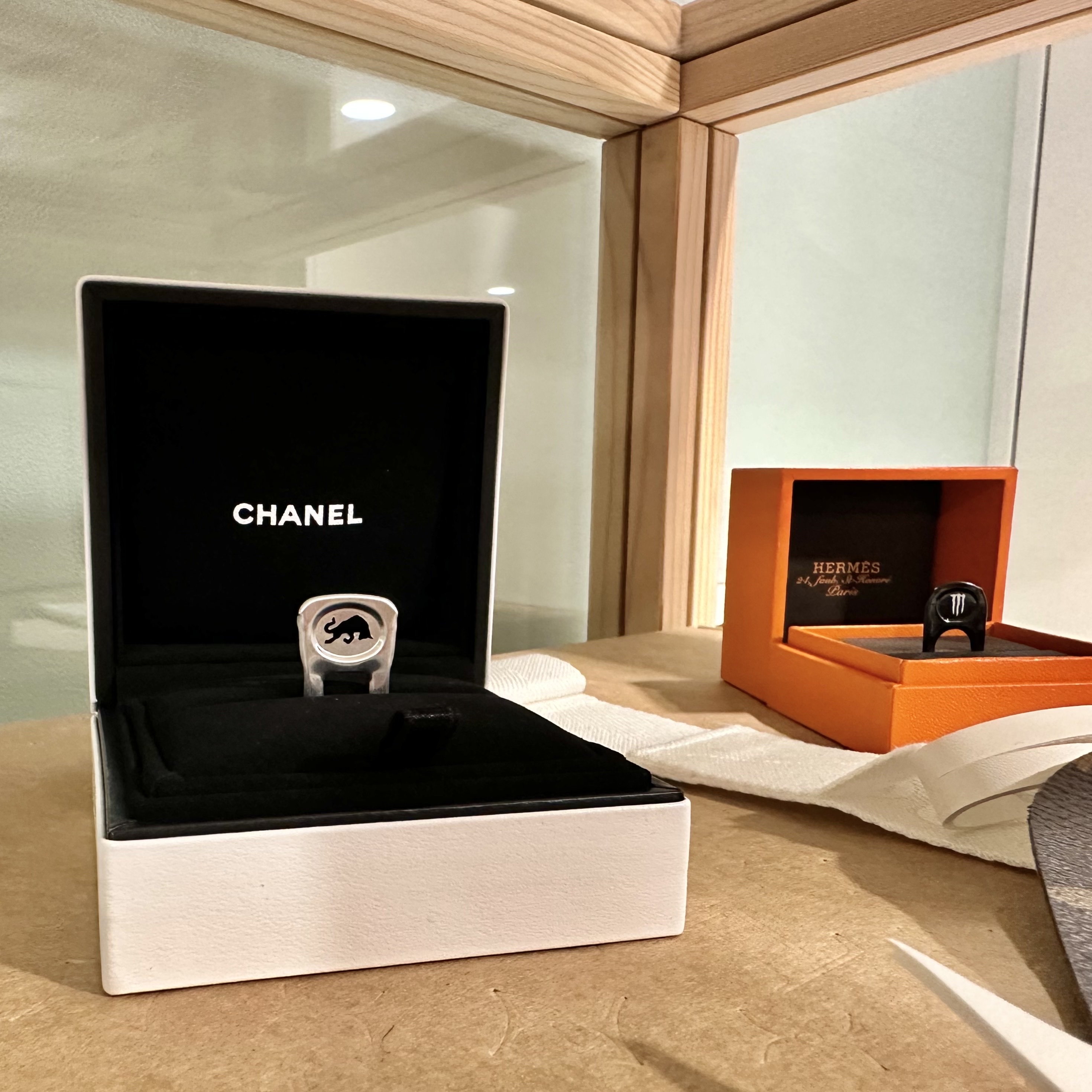 (W) Hermes Small Chaine D'Ancre Enchainee Ring Sterling Silver, Chanel Coco Crush Ring Quilted Motif Small & 18K White Gold 착용 스타일 - 2