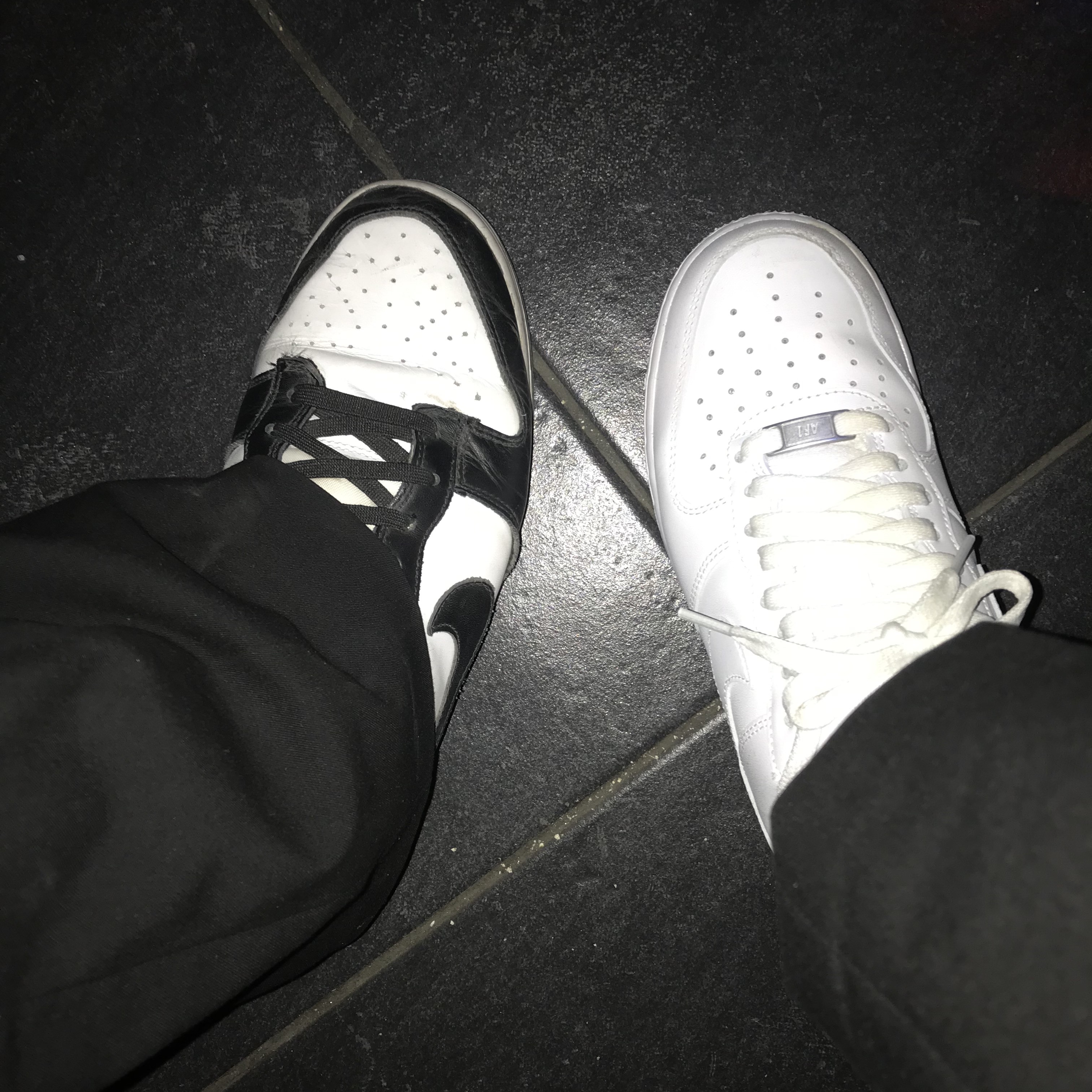 Nike Air Force 1 '07 Low White, Nike Dunk Low Retro Black 착용 스타일