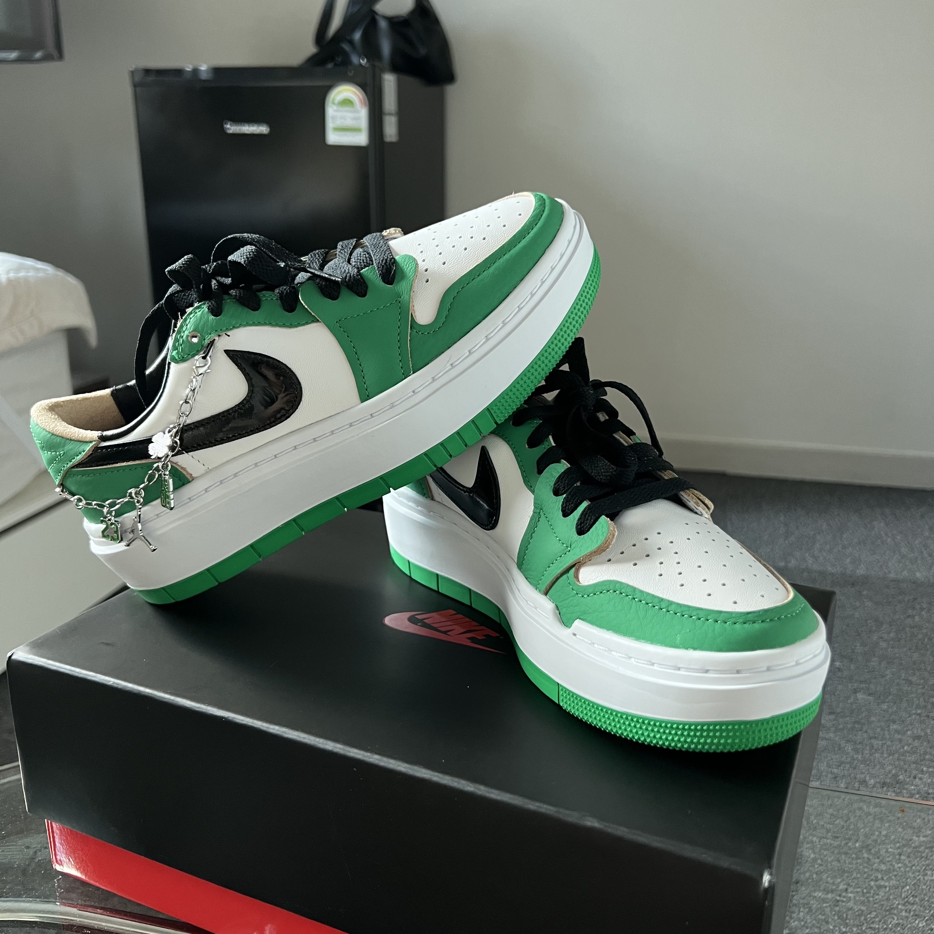 (W) Jordan 1 Elevate Low SE Lucky Green 착용 스타일 - 4
