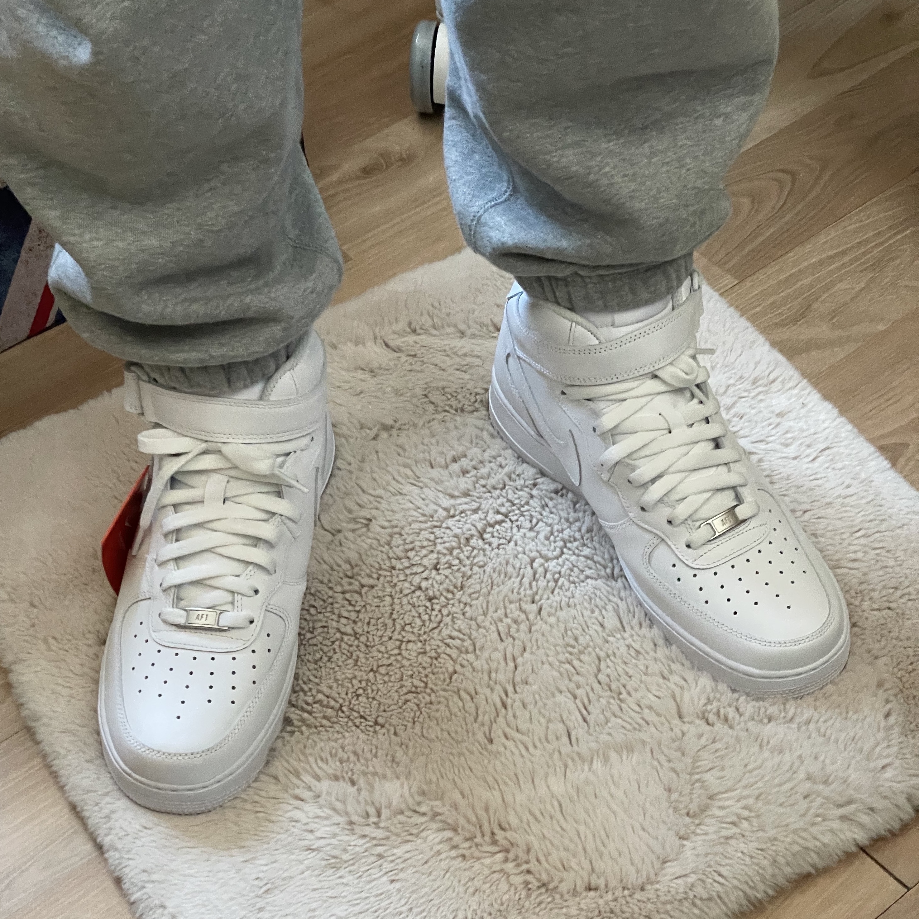 Nike Air Force 1 Mid '07 White 착용 스타일 - 2