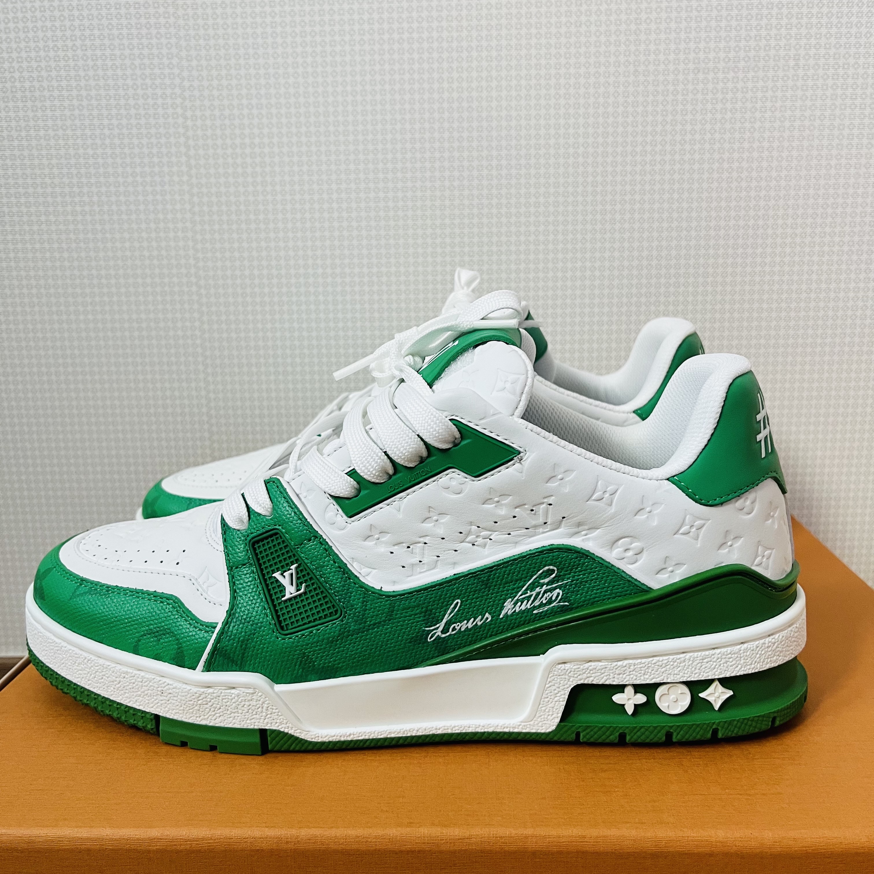 Louis Vuitton LV Trainer Sneakers Green 착용 스타일 - 1