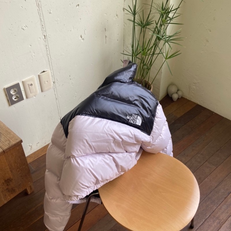 (W) The North Face Nuptse Short Jacket Lilac 착용 스타일 - 3