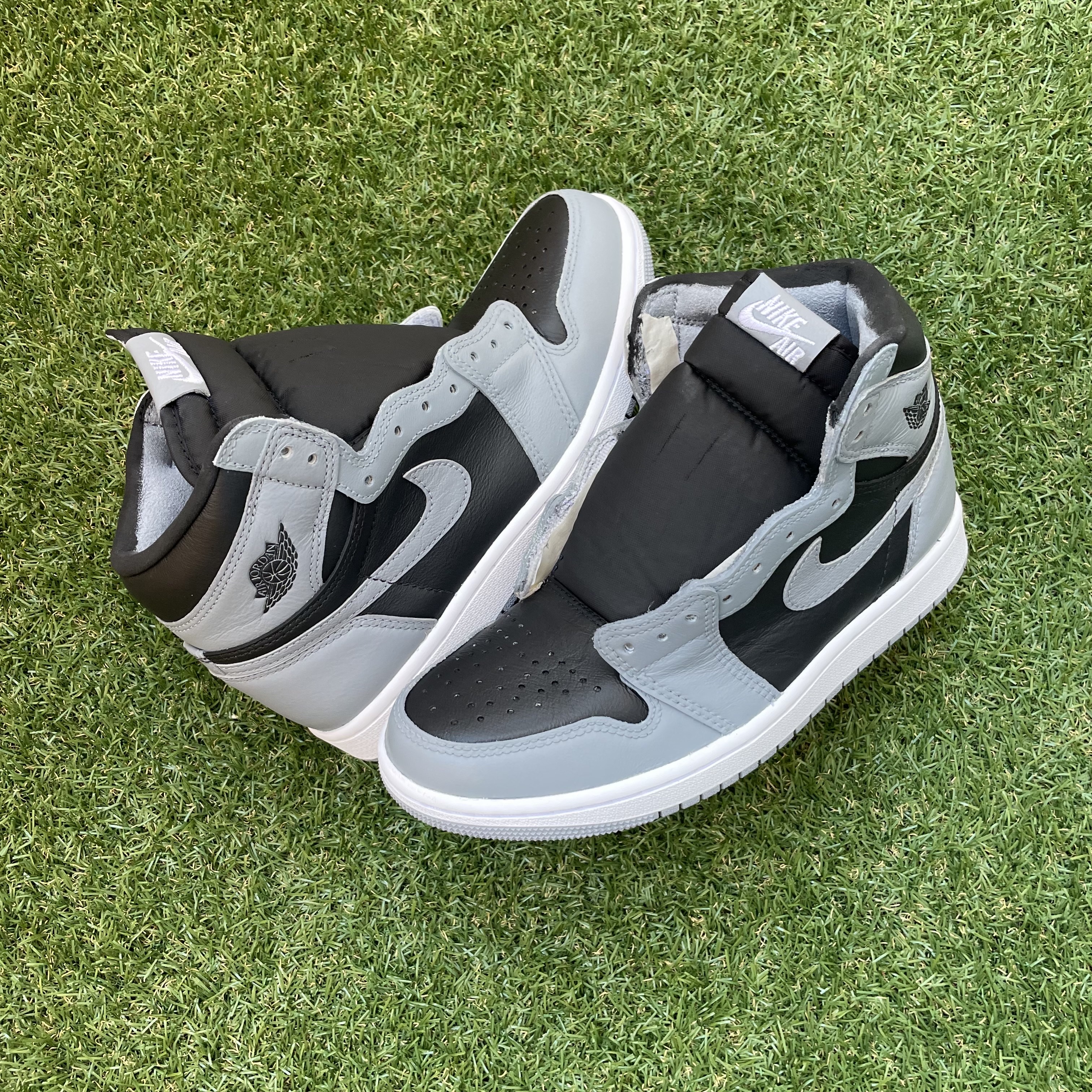 Jordan 1 Retro High OG Stealth 착용 스타일 - 1