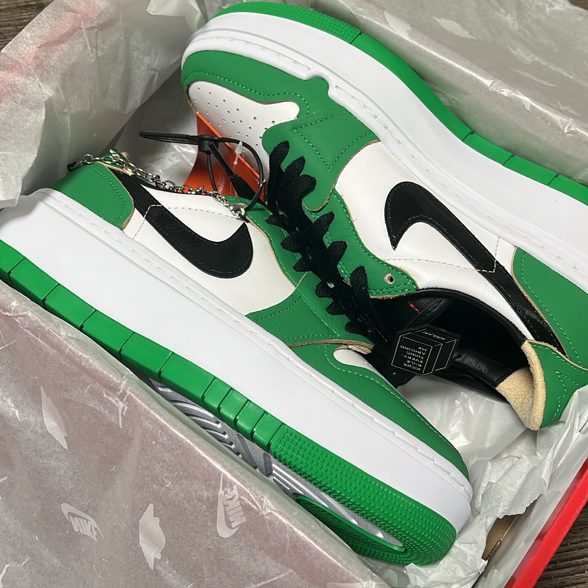 (W) Jordan 1 Elevate Low SE Lucky Green 착용 스타일