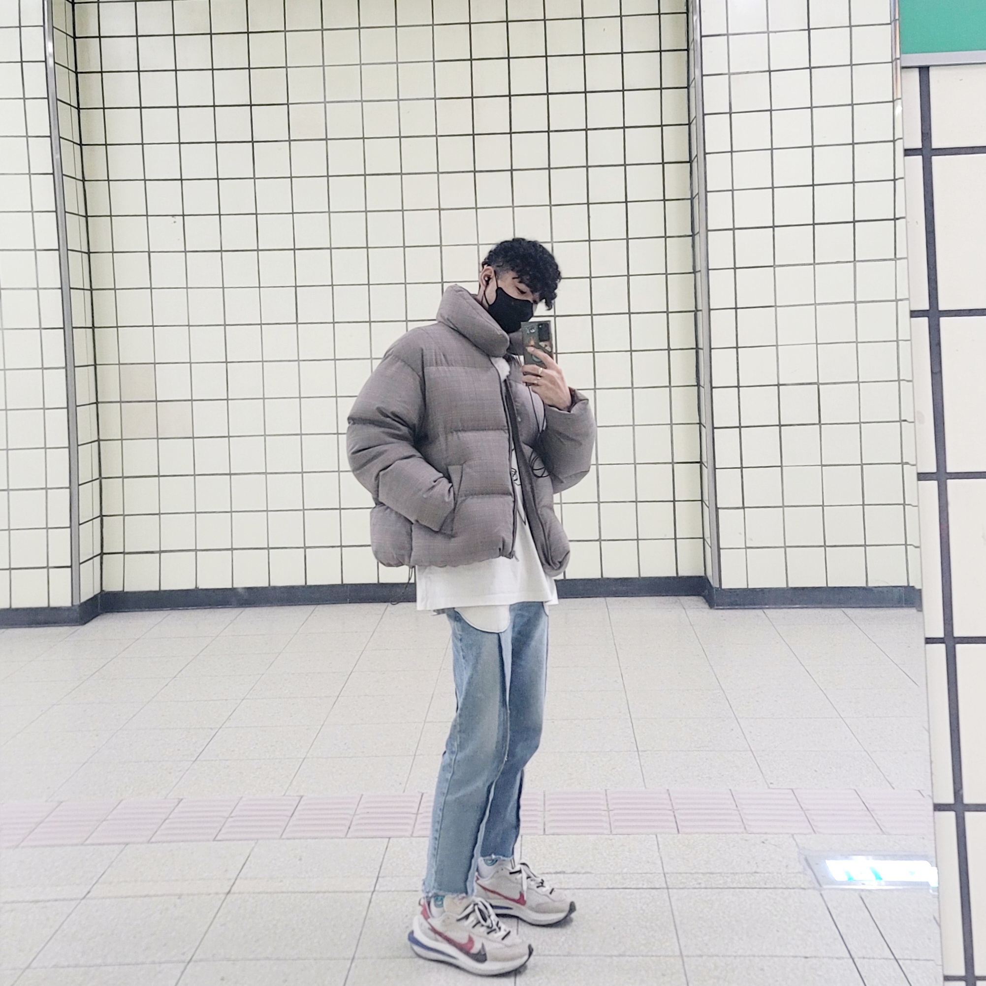 Nike x Sacai VaporWaffle Royal Fuchsia 착용 스타일