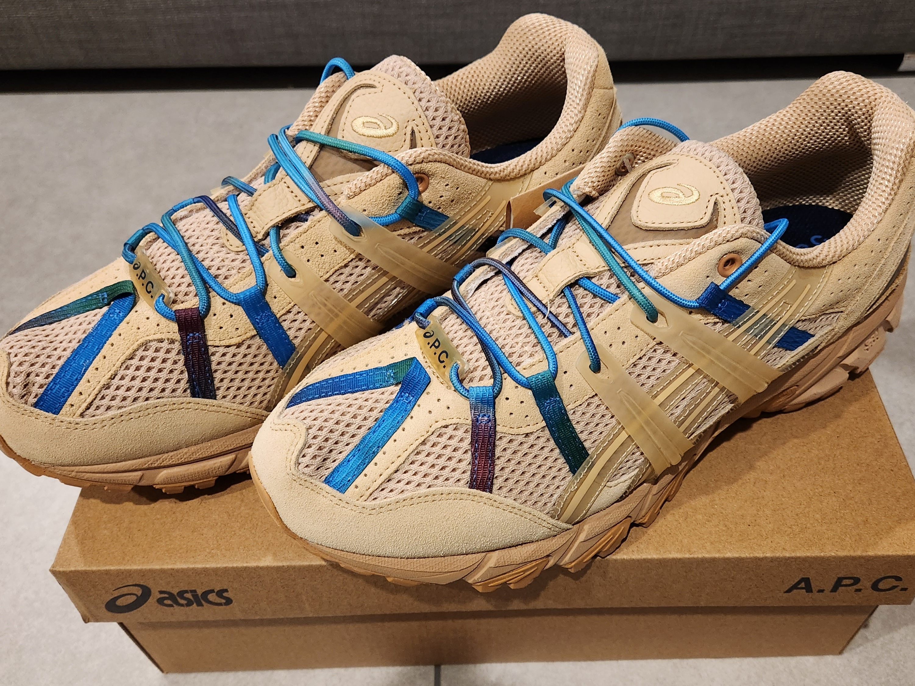 Asics x A.P.C. Gel-Sonoma 15-50 Beige 착용 스타일