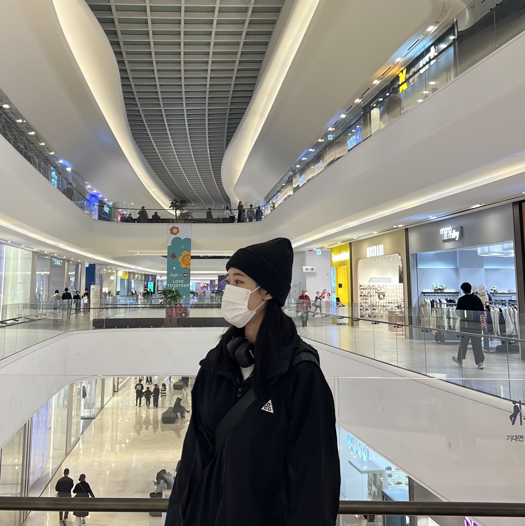 Nike NRG ACG Cuffed Beanie Black, Nike Air Force 1 '07 Low Triple Black 착용 스타일 - 2