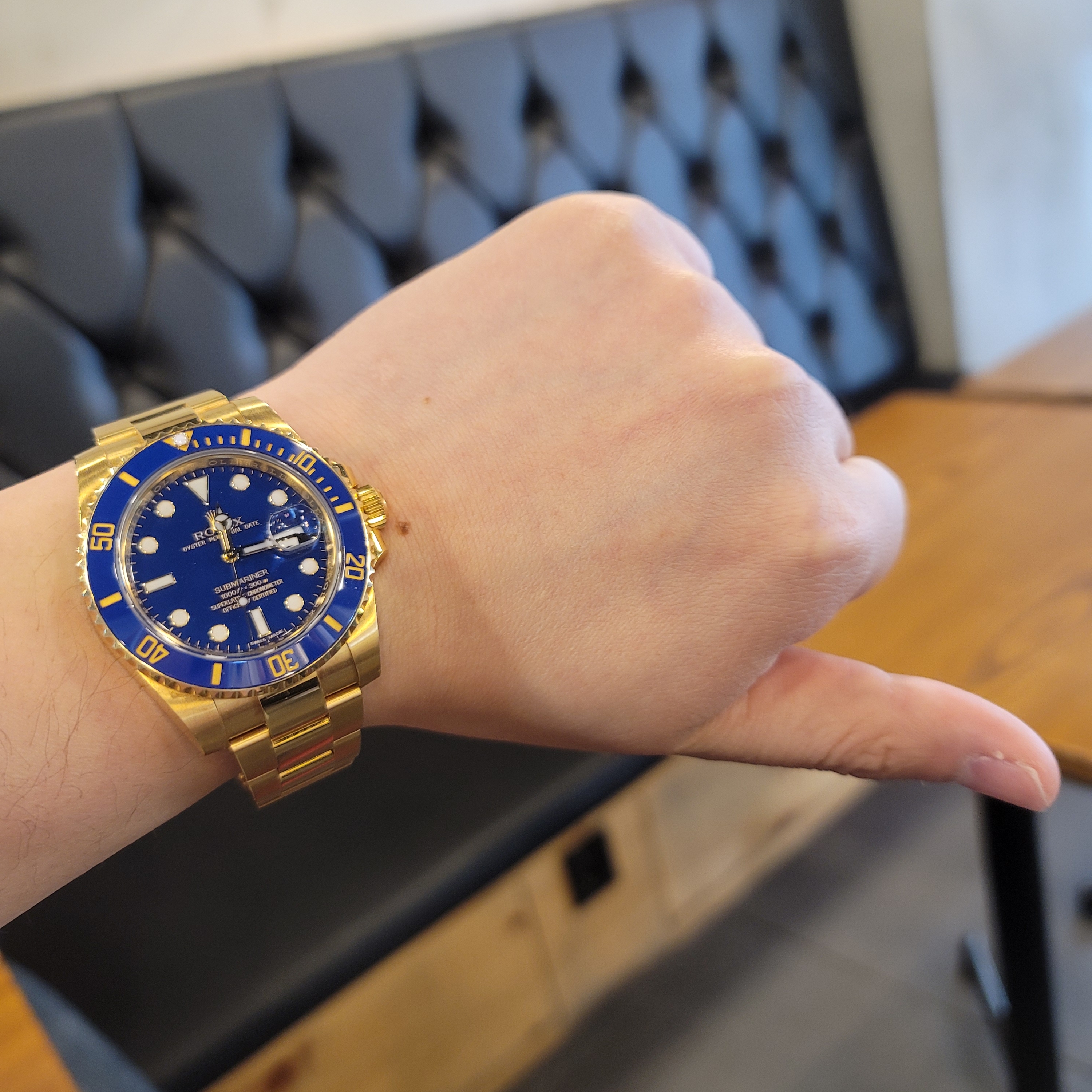 Rolex Submariner Date 41mm 126618LB Blue Green Oyster 착용 스타일