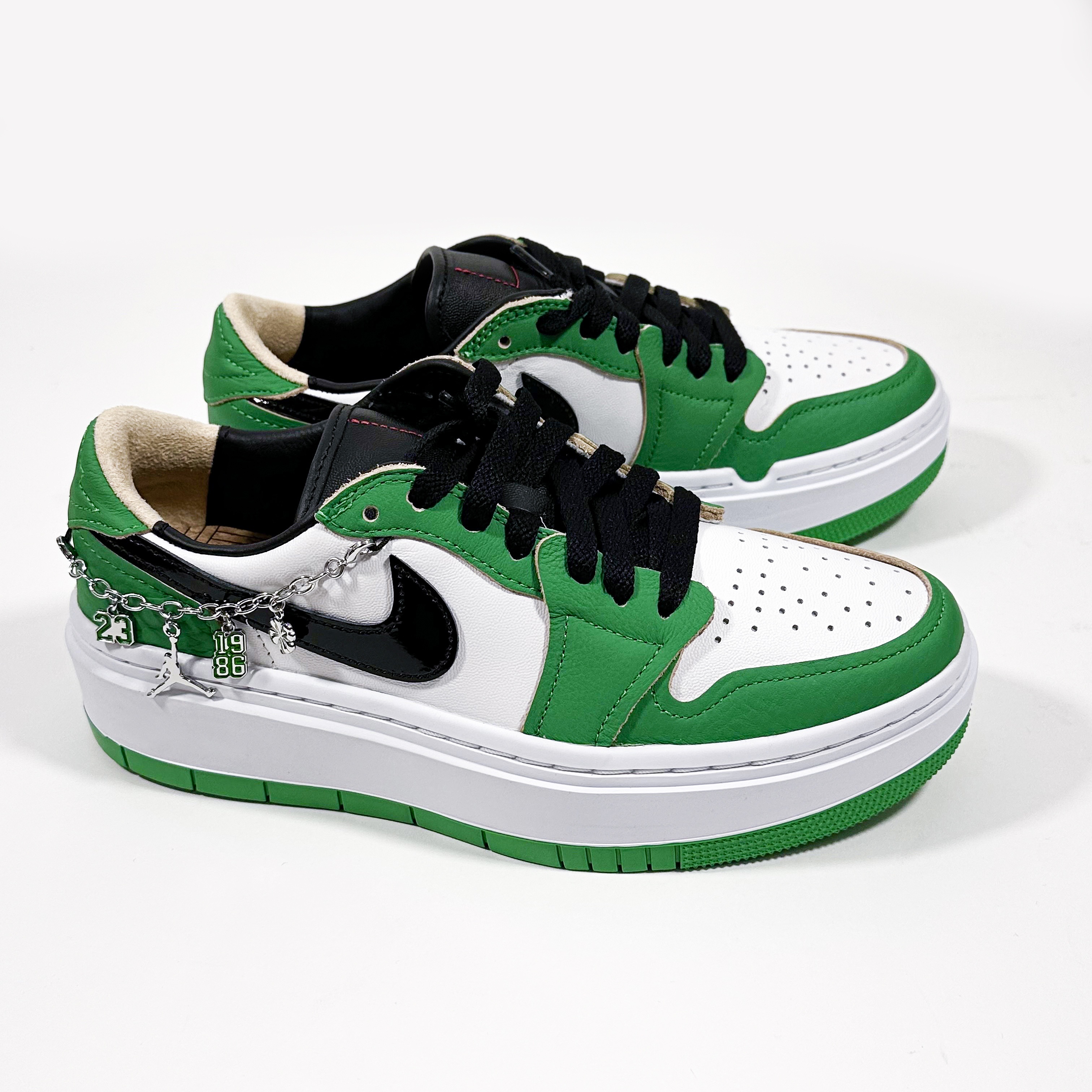 (W) Jordan 1 Elevate Low SE Lucky Green 착용 스타일 - 1