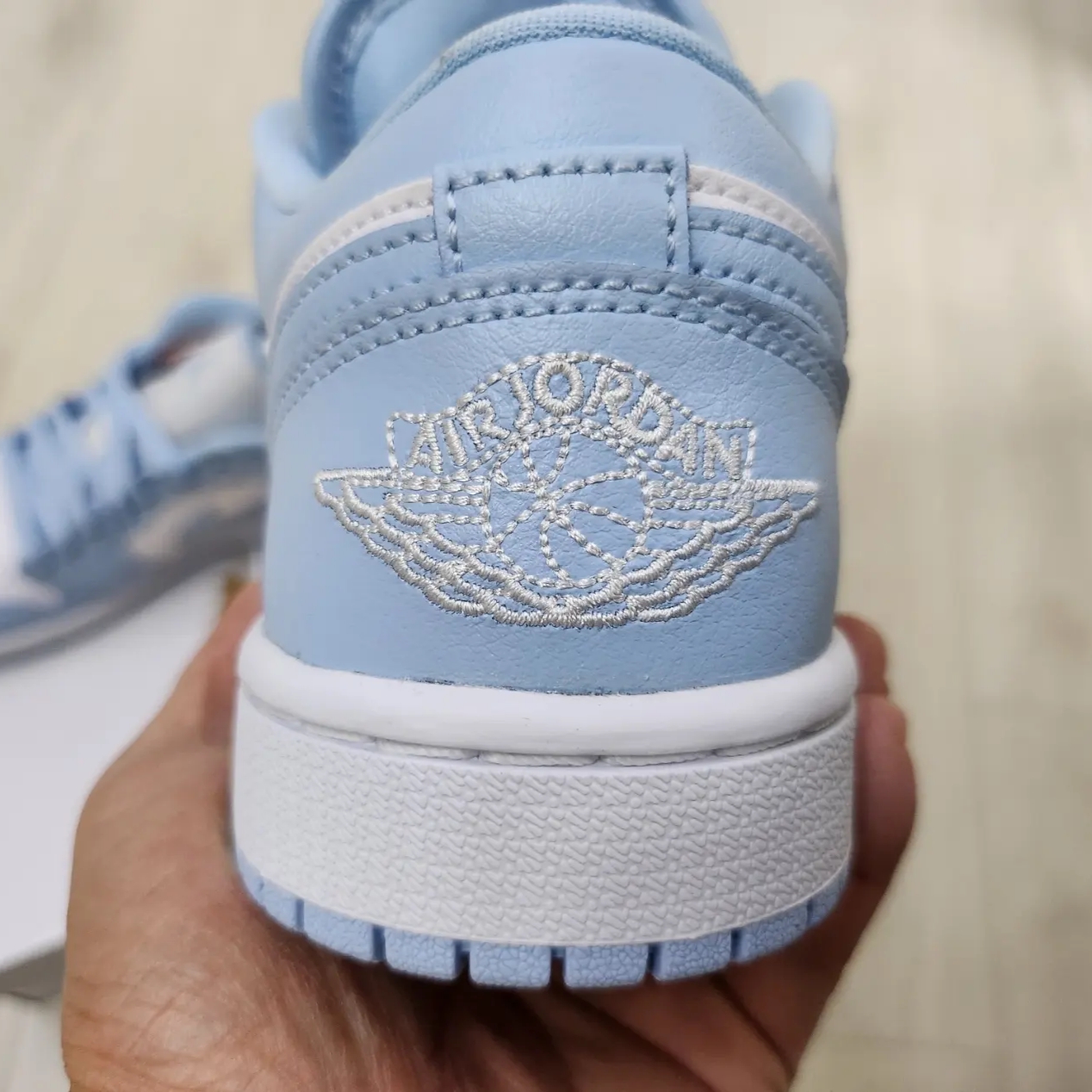 (W) Jordan 1 Low White Ice Blue 착용 스타일 - 3