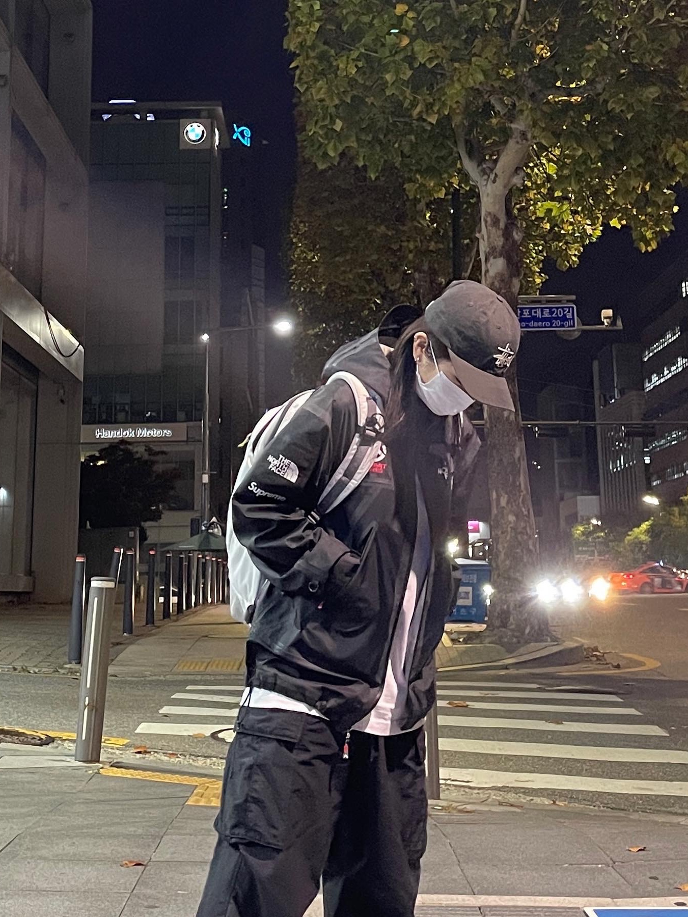 Stussy Bio Washed Big Logo Low Pro Cap Black, Supreme x The North Face Summit Series Outer Tape Seam Jacket Black - 21SS 착용 스타일 - 1