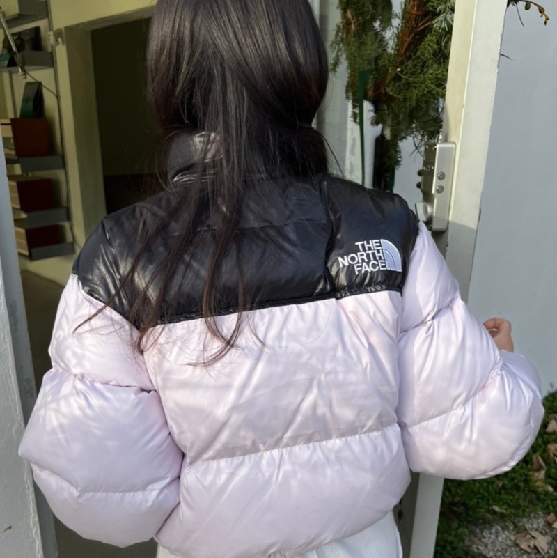 (W) The North Face Nuptse Short Jacket Lilac 착용 스타일 - 2