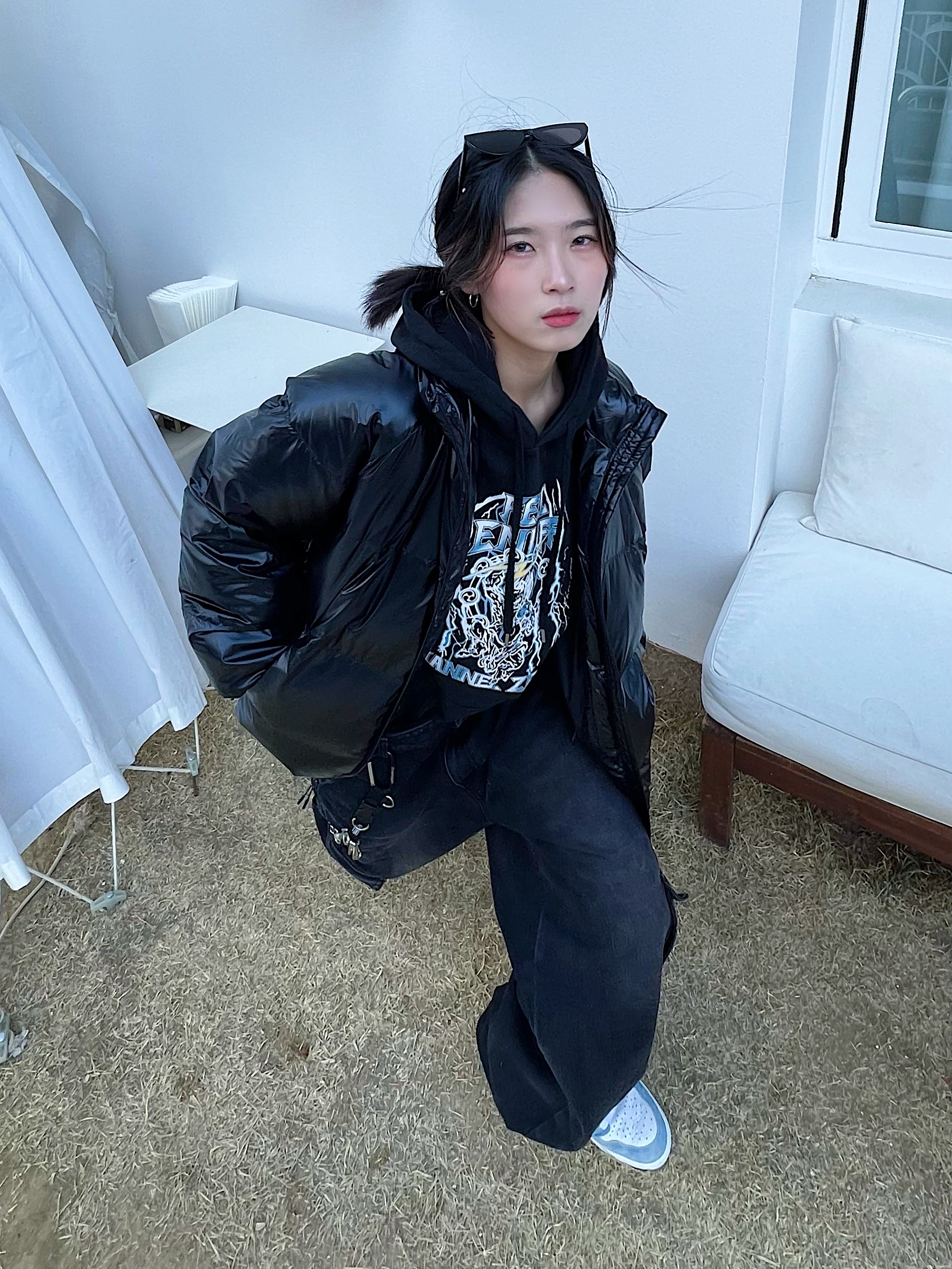 Jordan 1 Retro High OG Hyper Royal 착용 스타일 - 3
