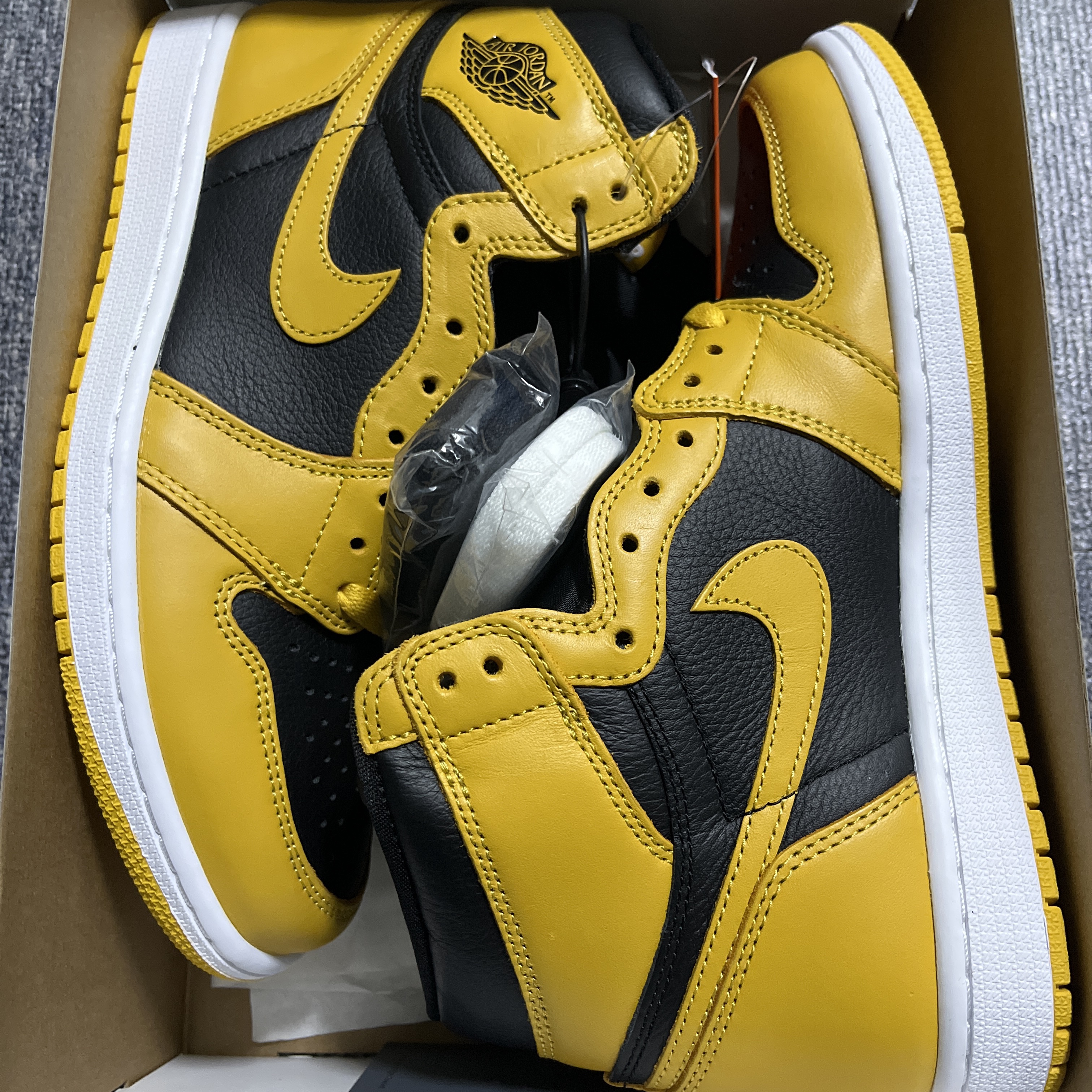Jordan 1 Retro High OG Pollen 착용 스타일 - 1