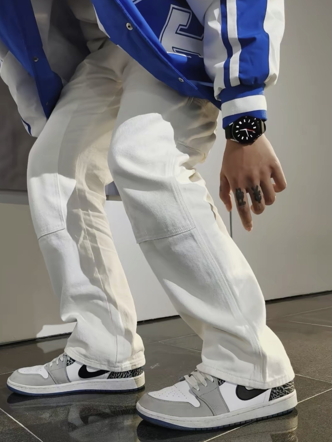 Jordan 1 Low SE White Cement Grey Blue 착용 스타일 - 2