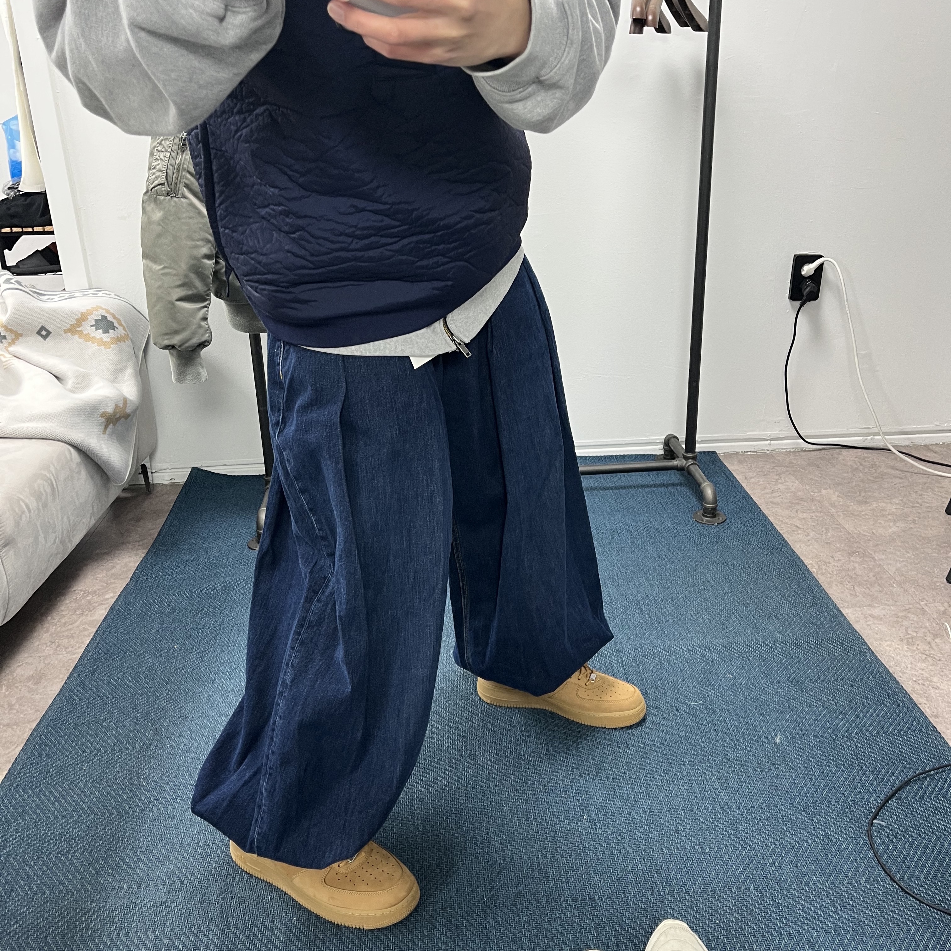 Zara x Ader Error Wide Leg Jeans Blue, Nike x Cav Empt Vest Navy 착용 스타일 - 1
