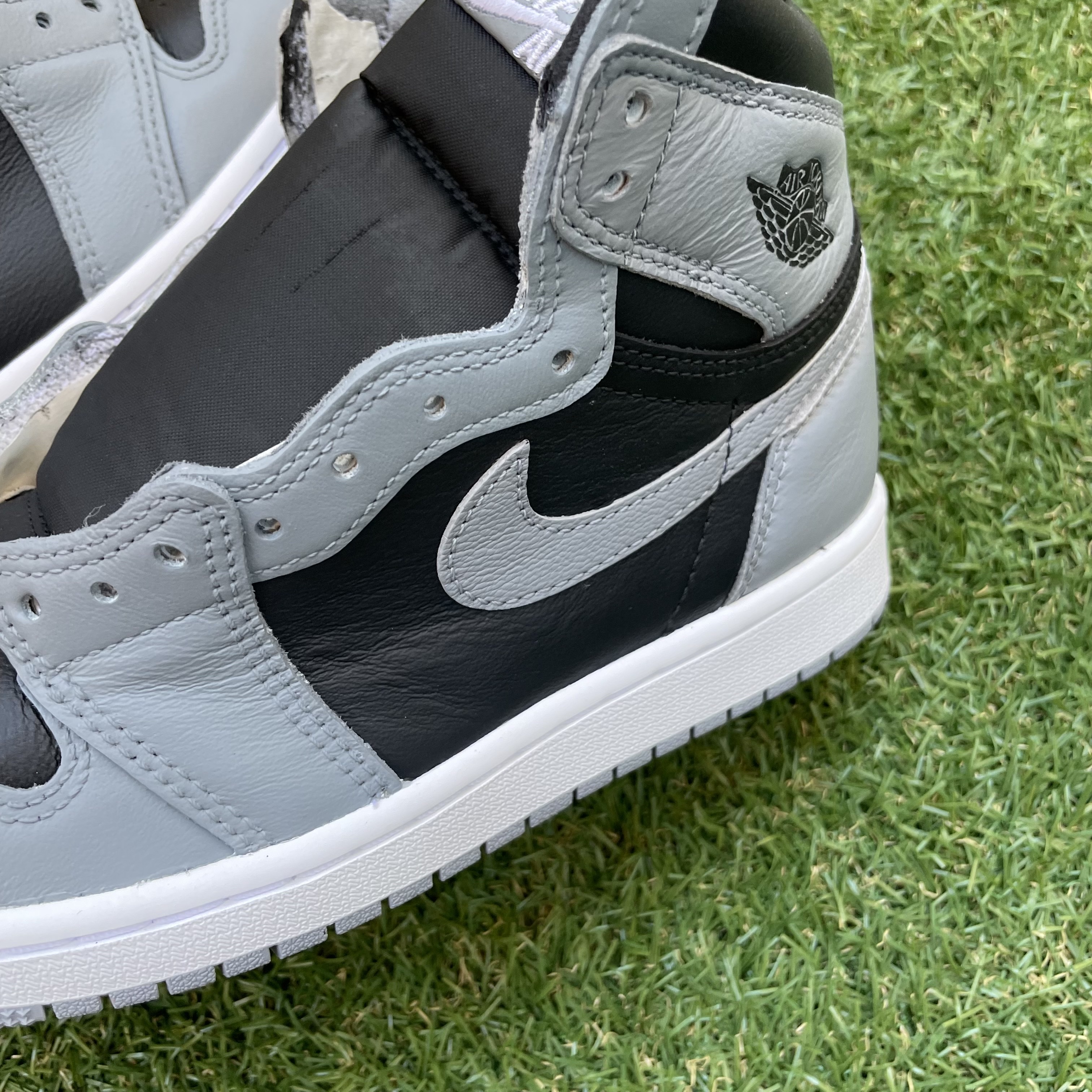 Jordan 1 Retro High OG Stealth 착용 스타일 - 3