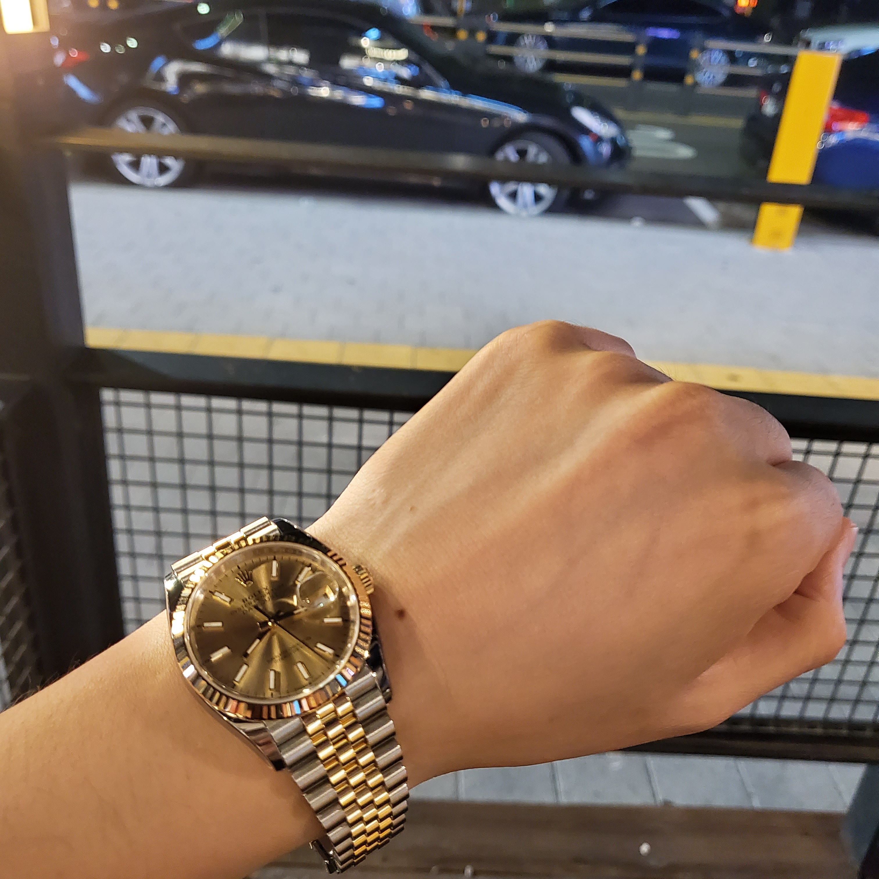 Rolex Datejust 36mm 126233 Champagne Jubilee 착용 스타일 - 2