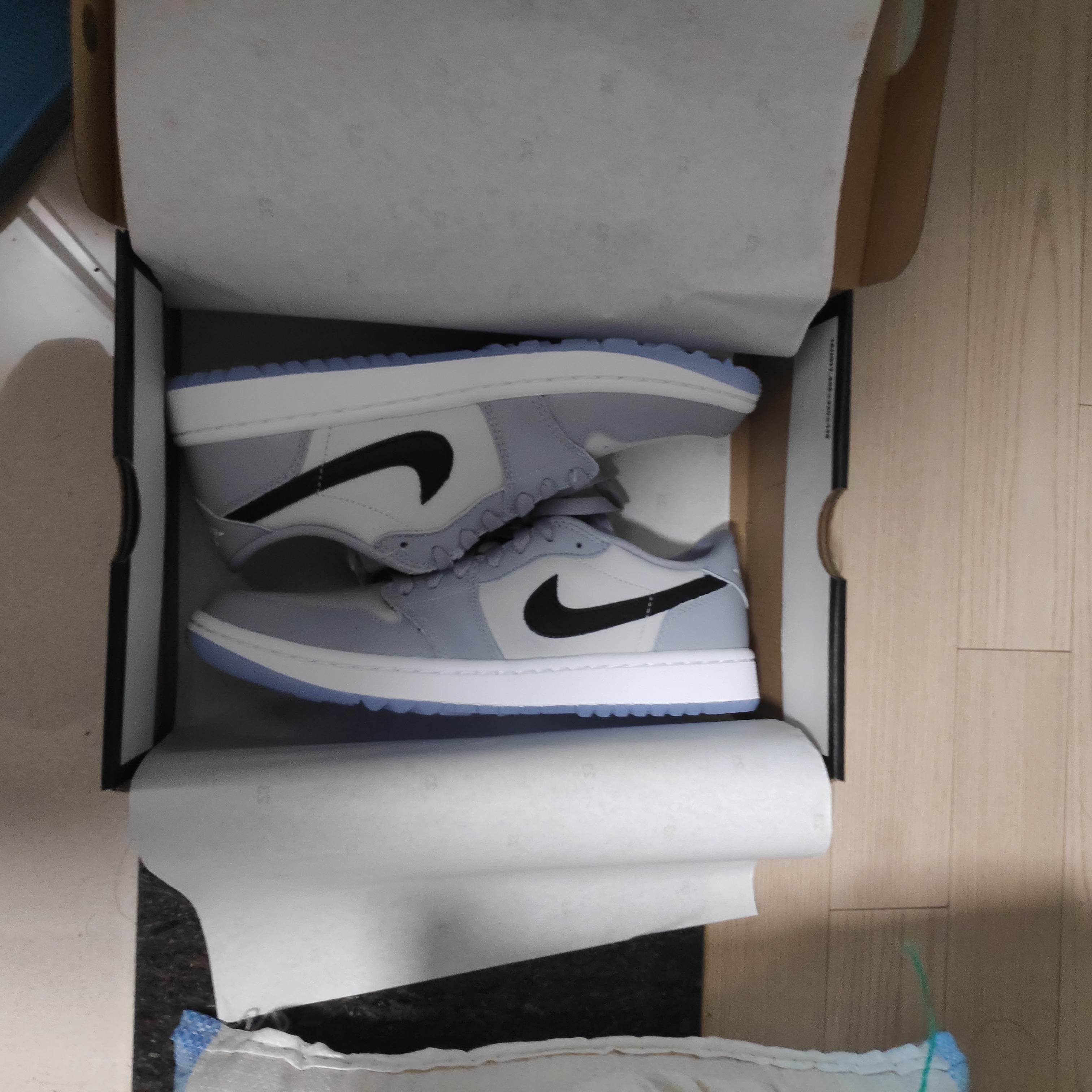 Jordan 1 Low Golf Wolf Grey 착용 스타일 - 5