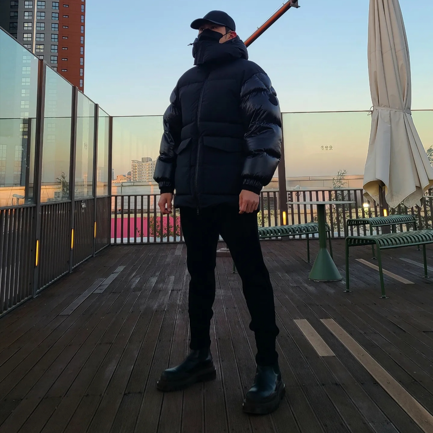 Moncler Bressay Down Jacket Black - 22FW 착용 스타일